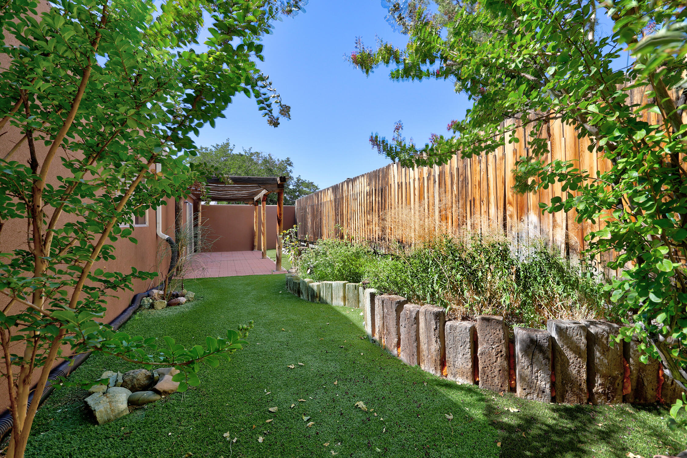 929 Santa Ana Avenue SE