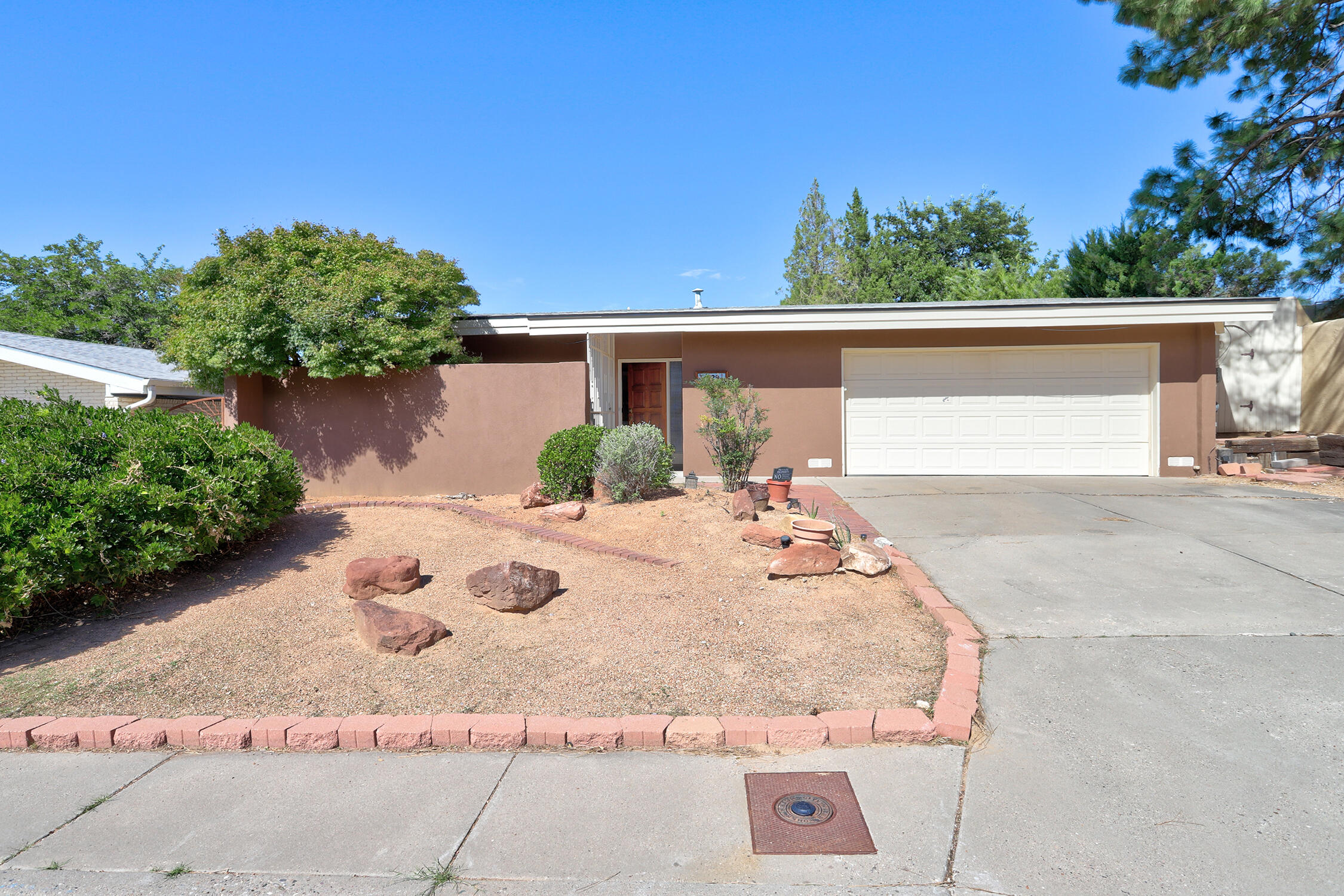 929 Santa Ana Avenue SE