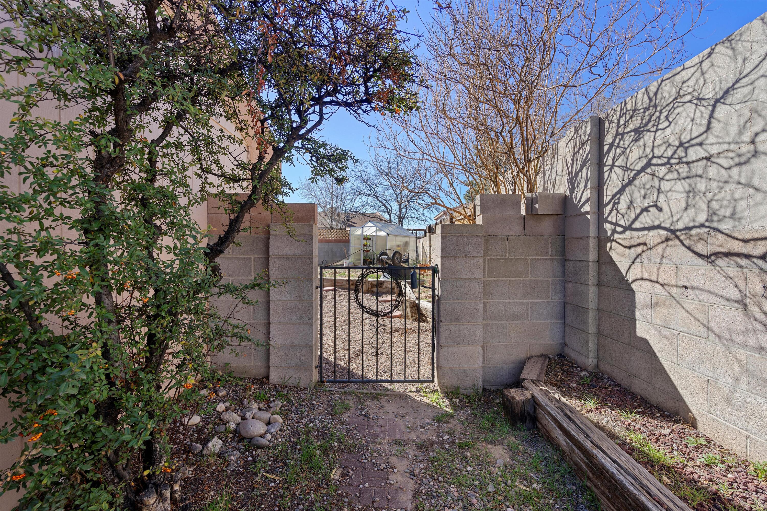 516 Star Villa Circle SE