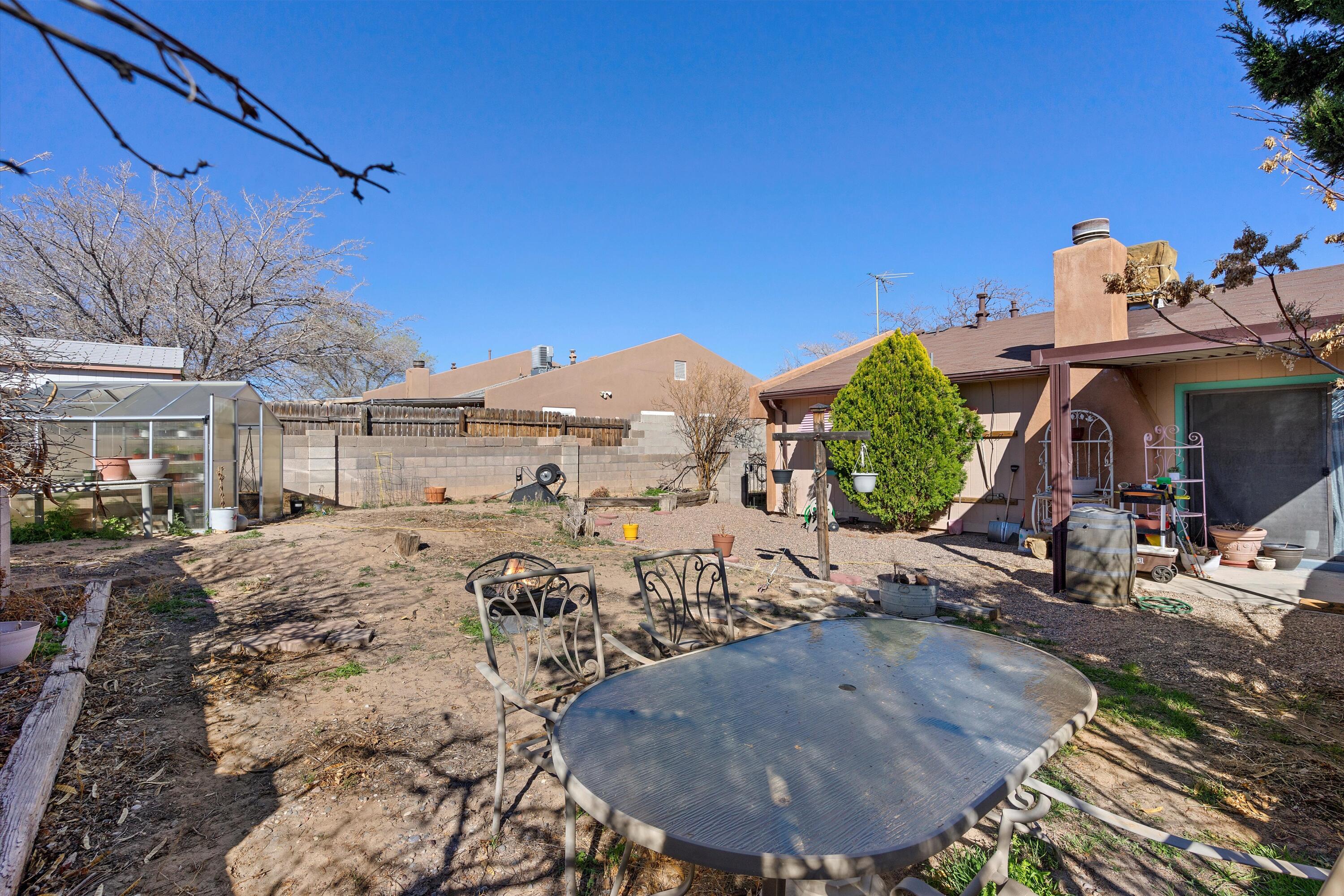 516 Star Villa Circle SE