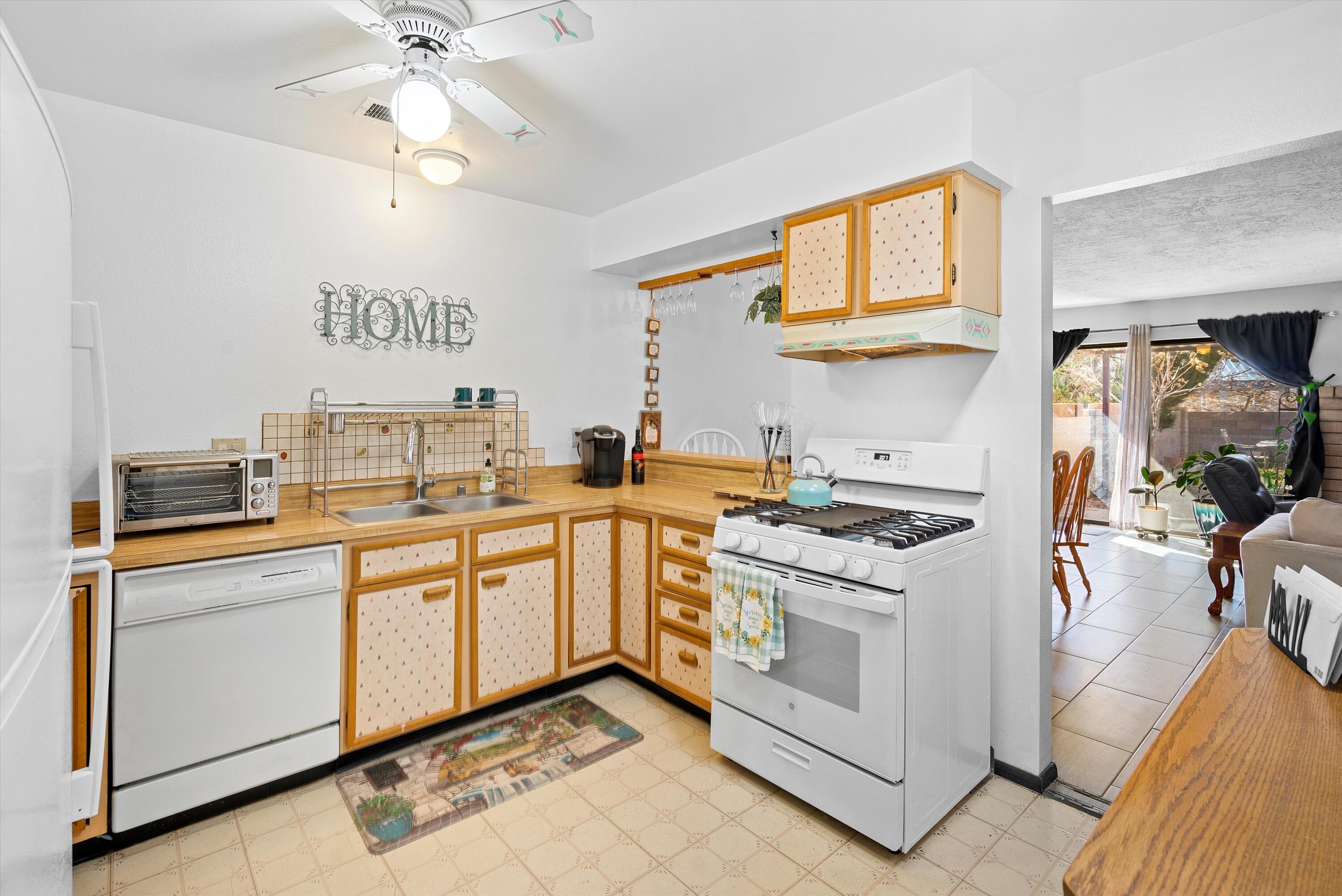 516 Star Villa Circle SE