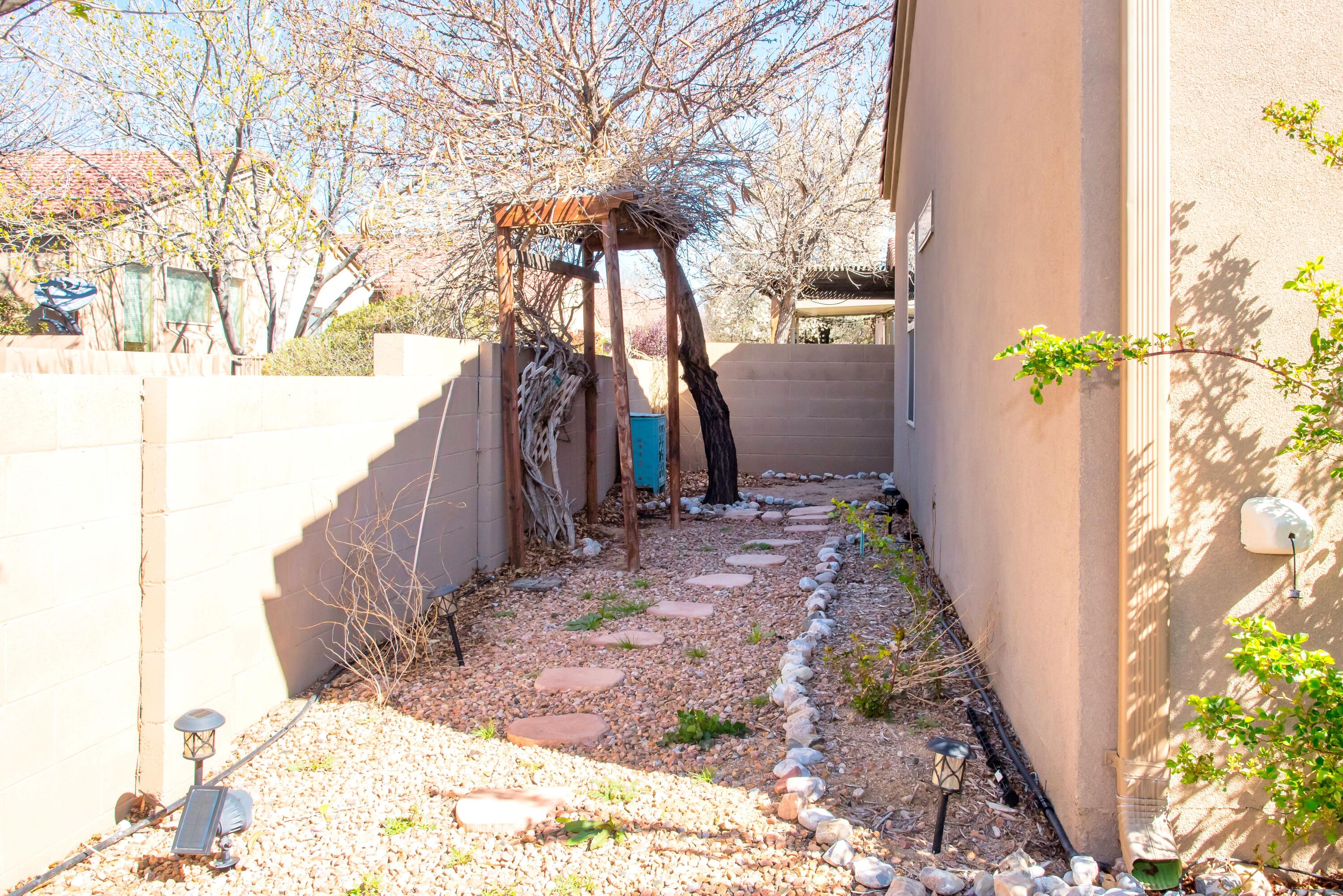 3809 Fox Sparrow Trail NW