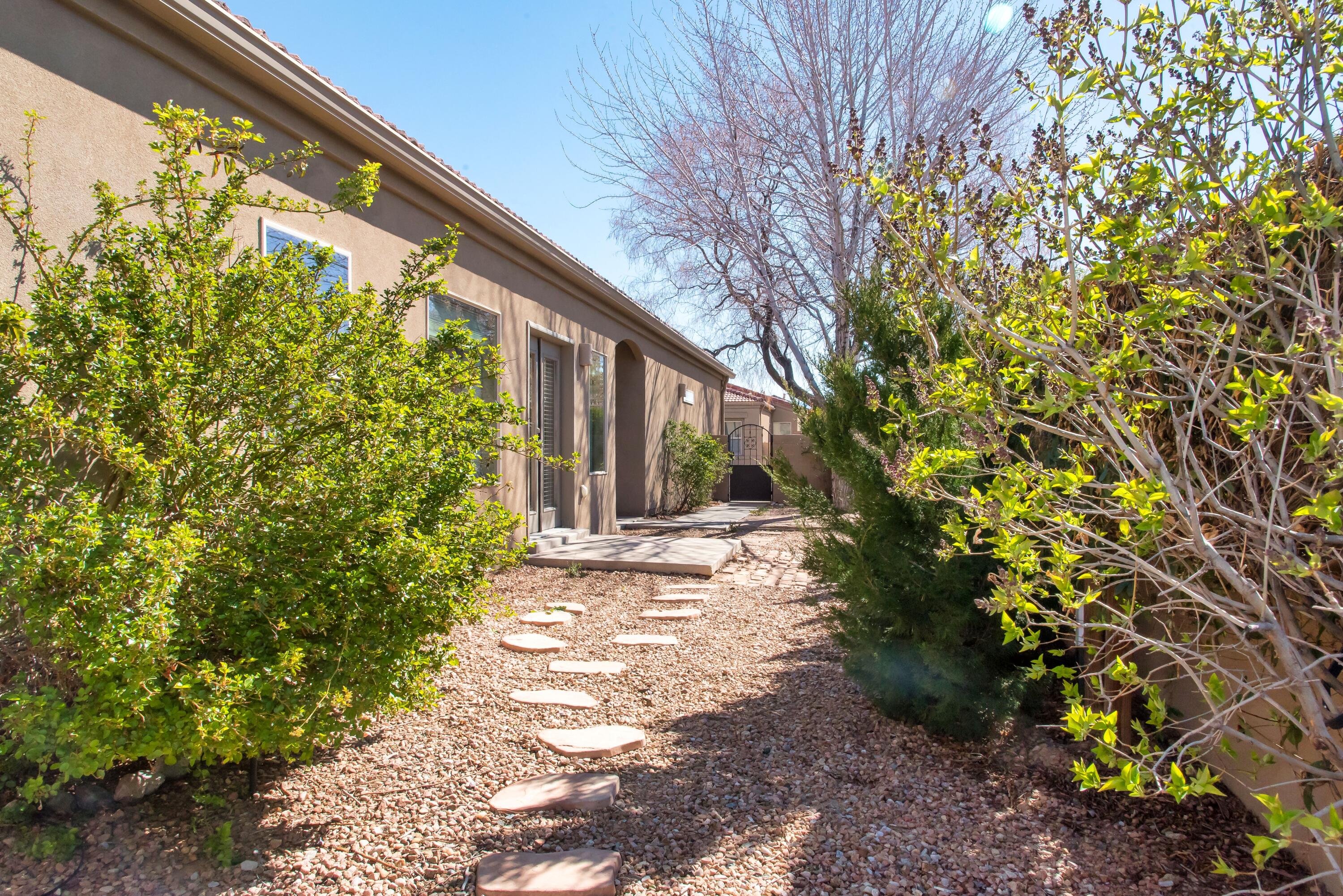 3809 Fox Sparrow Trail NW