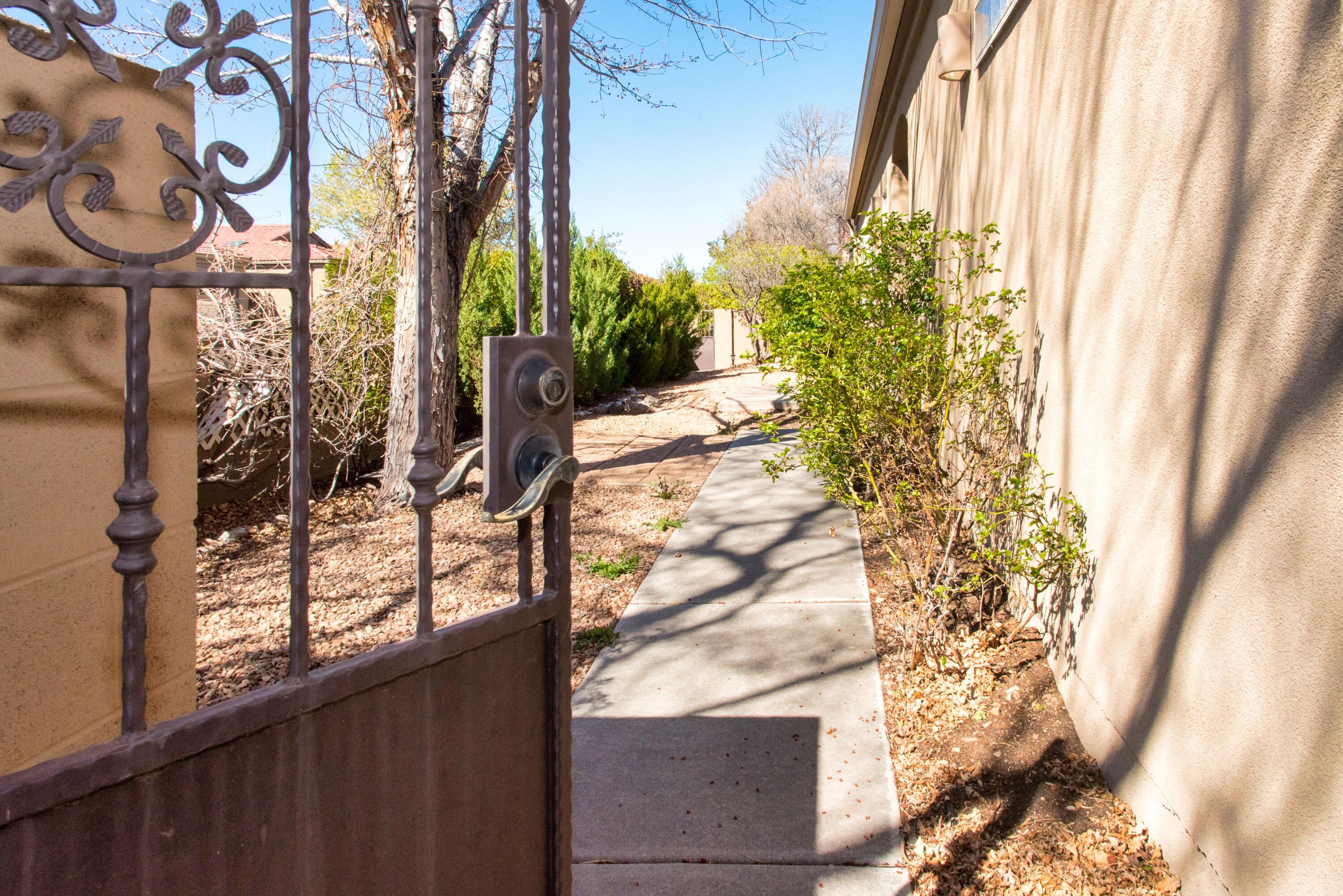 3809 Fox Sparrow Trail NW