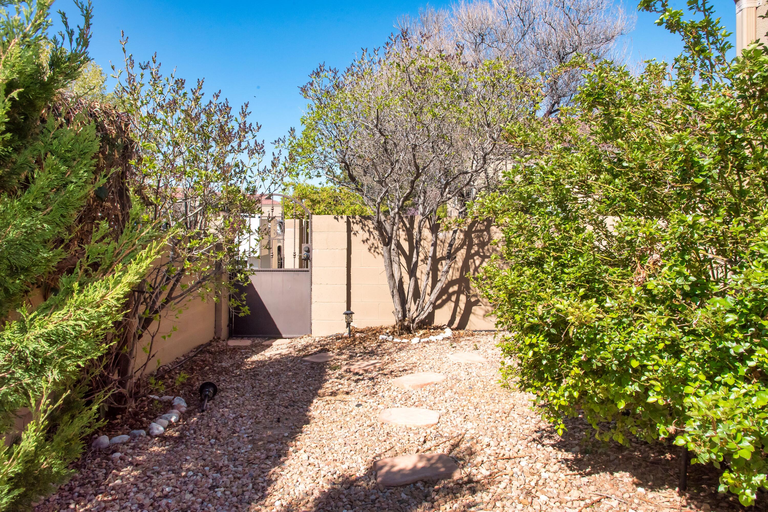 3809 Fox Sparrow Trail NW