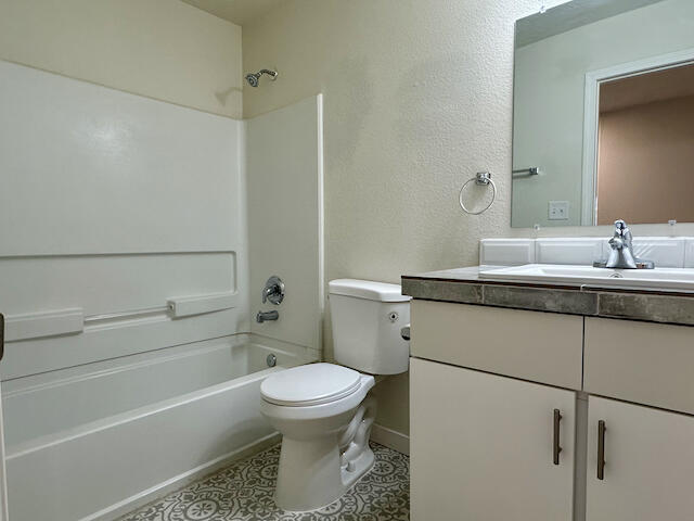 325 Cloud View Avenue SW