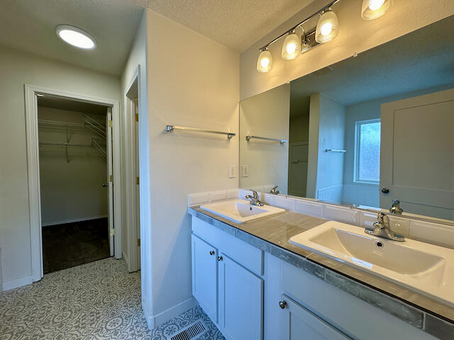 325 Cloud View Avenue SW