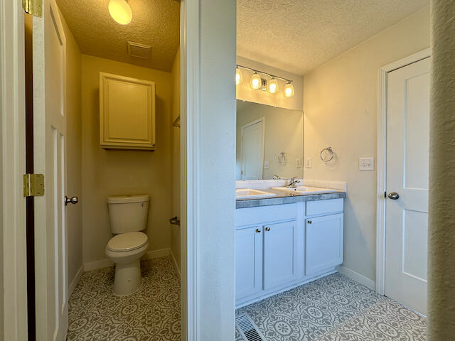 325 Cloud View Avenue SW