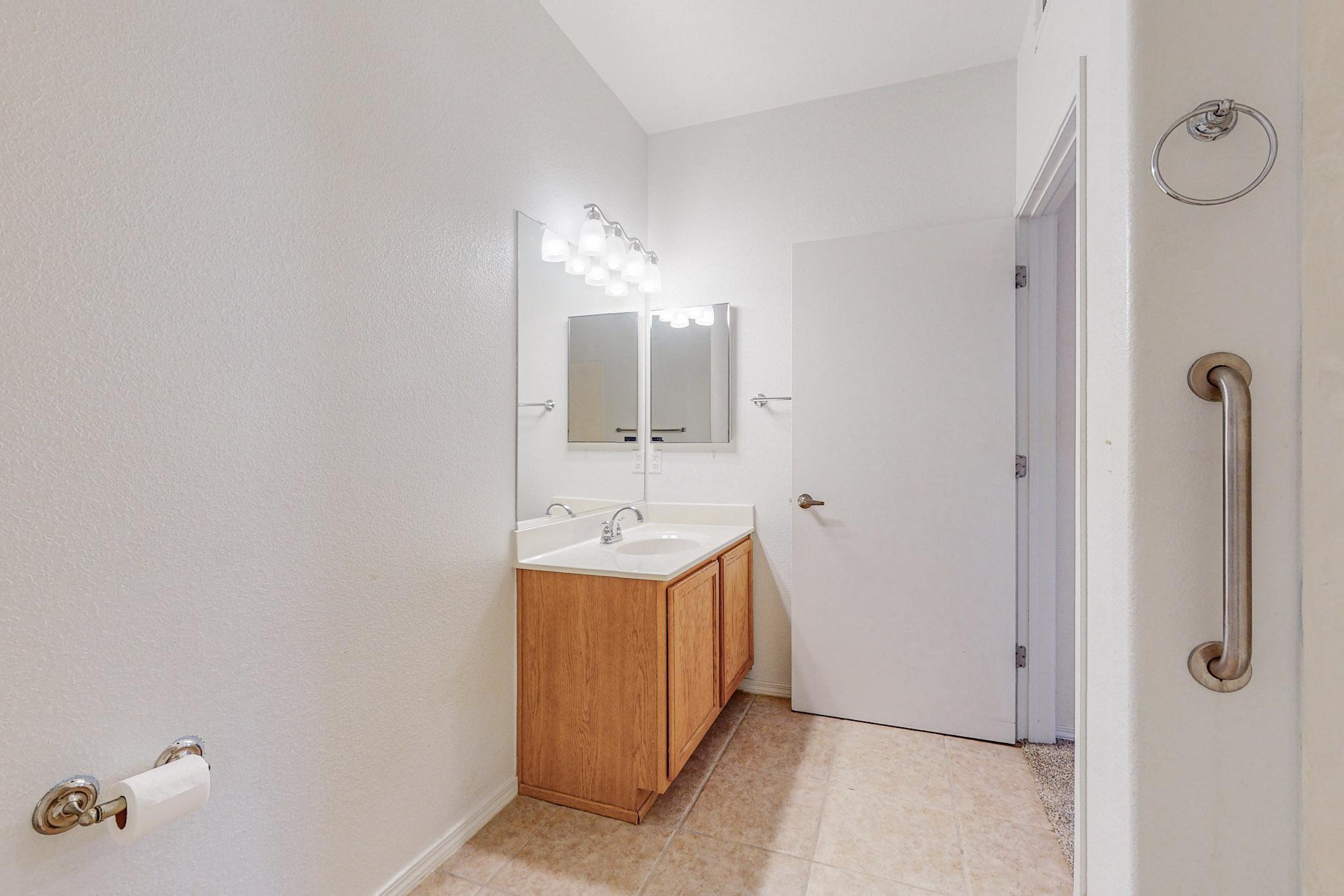 6800 Vista Del Norte Drive NE 2716