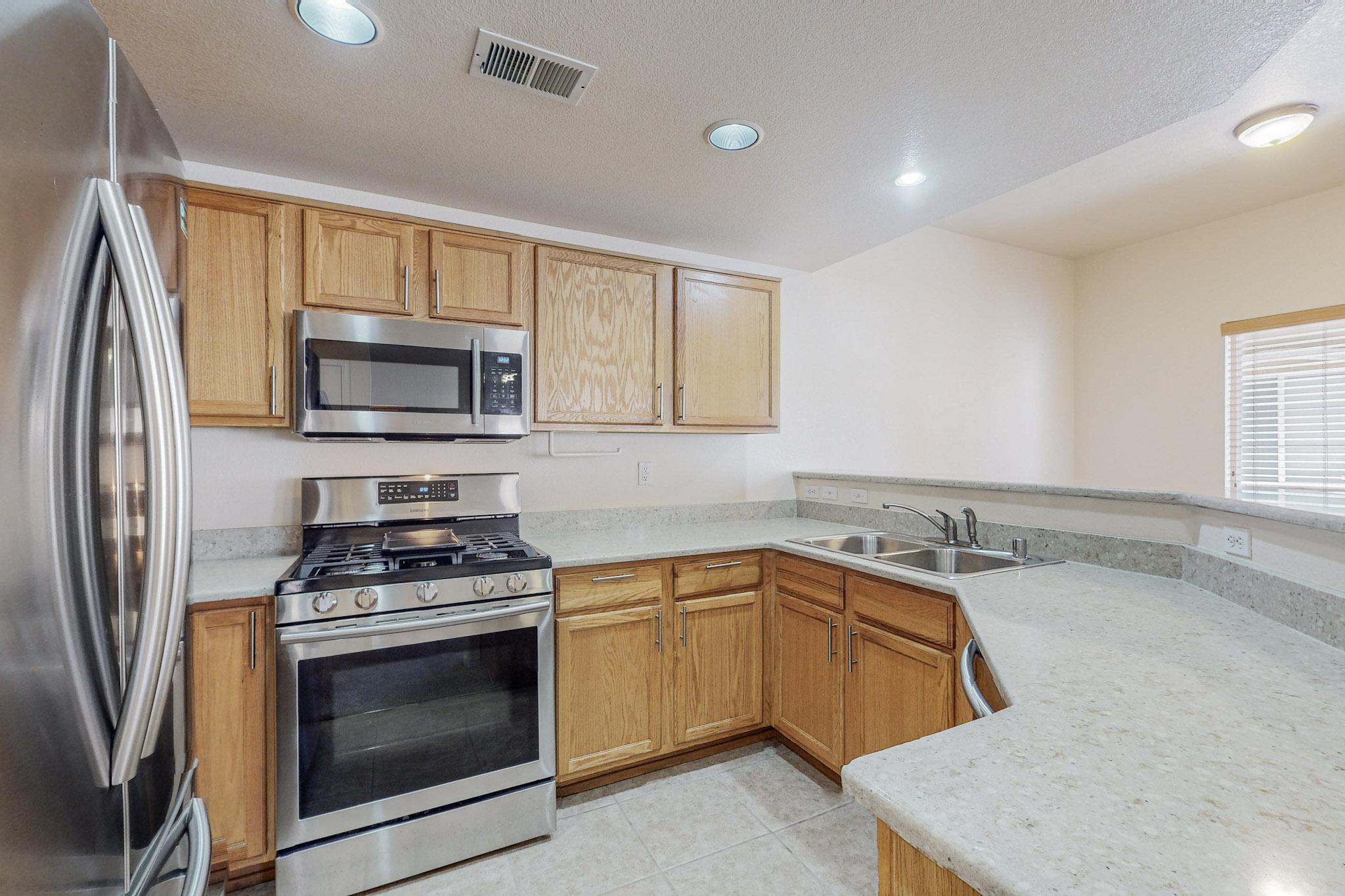 6800 Vista Del Norte Drive NE 2716