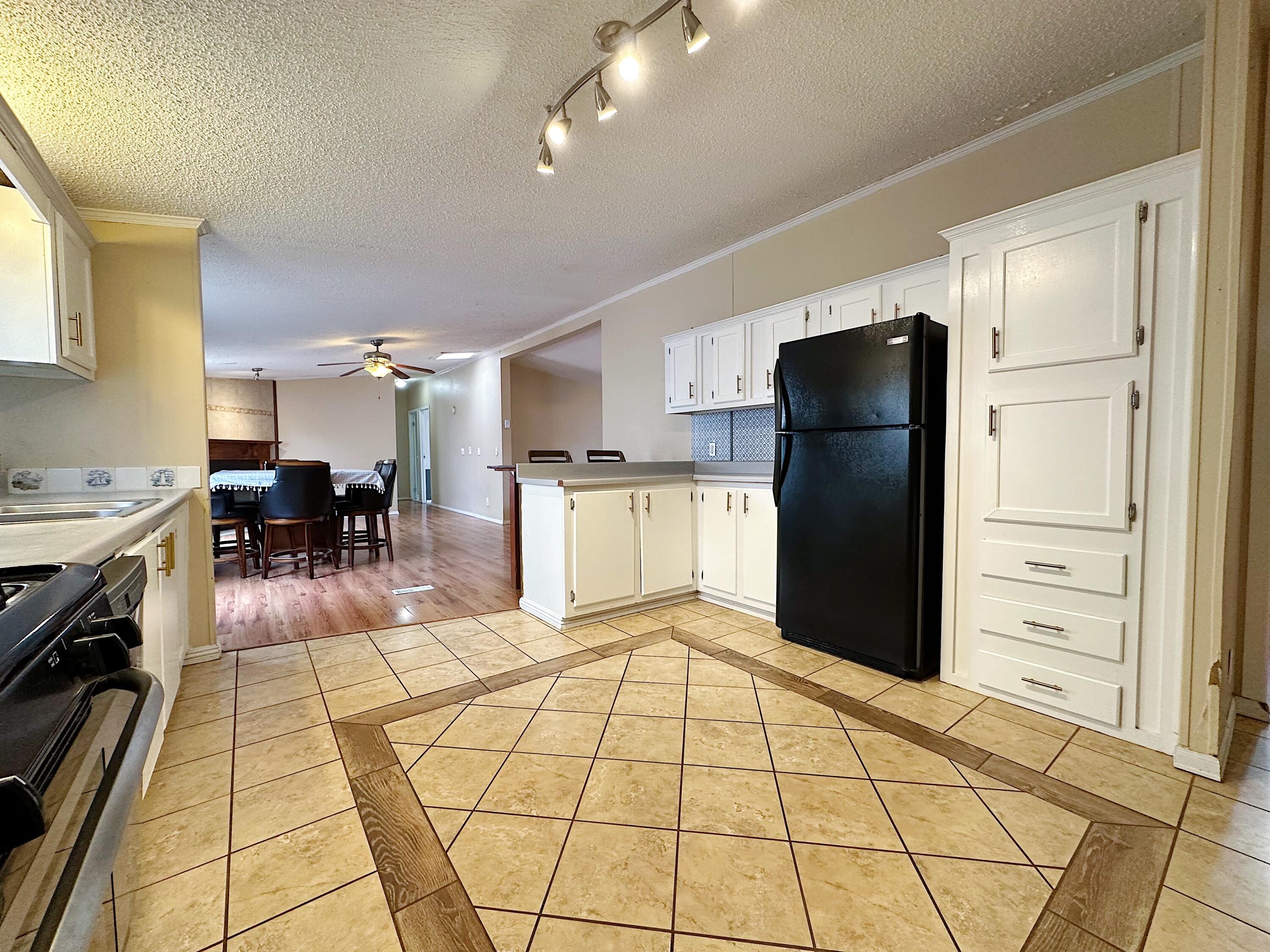 1032 Las Rosas Drive SE