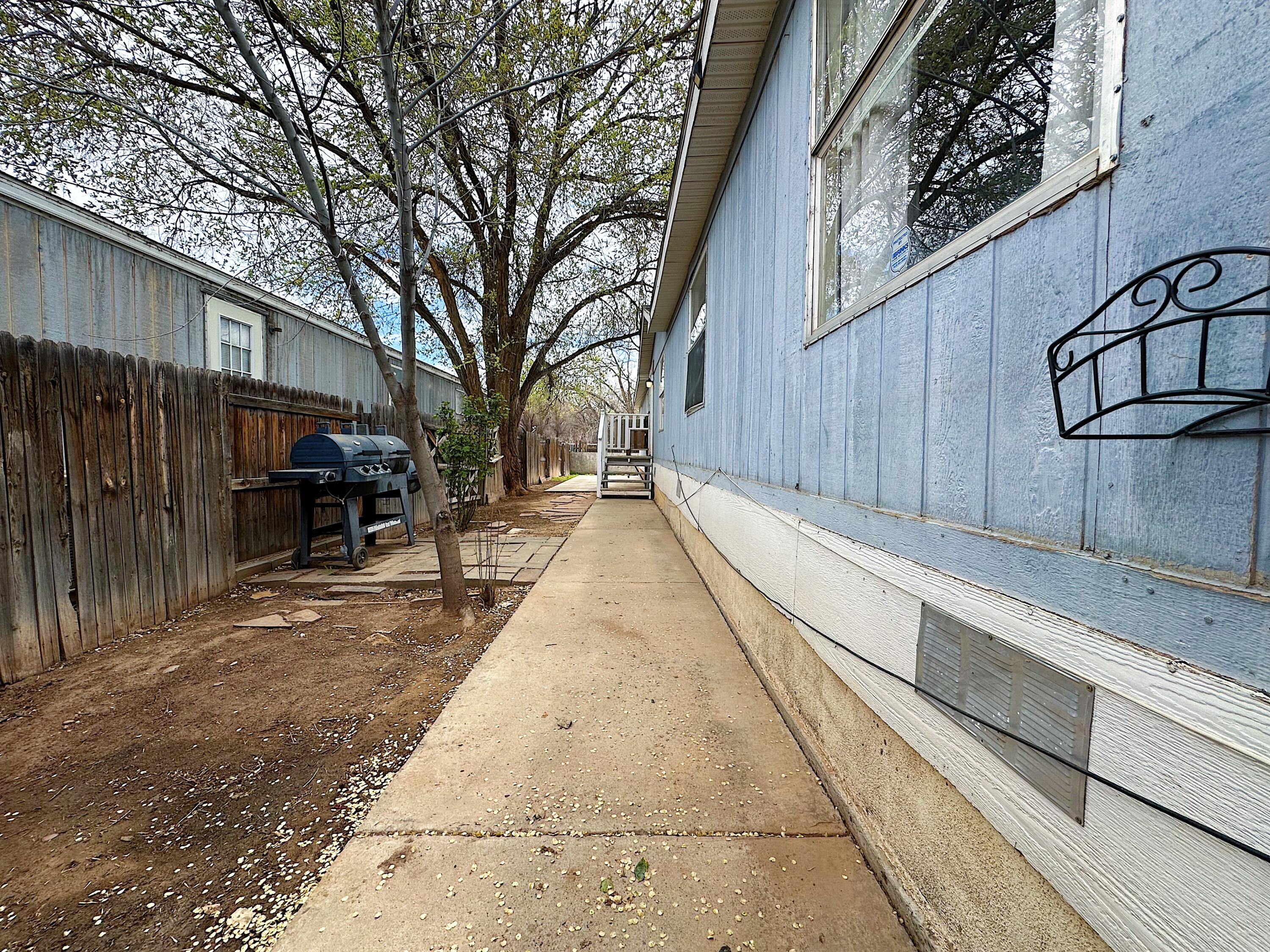 1032 Las Rosas Drive SE