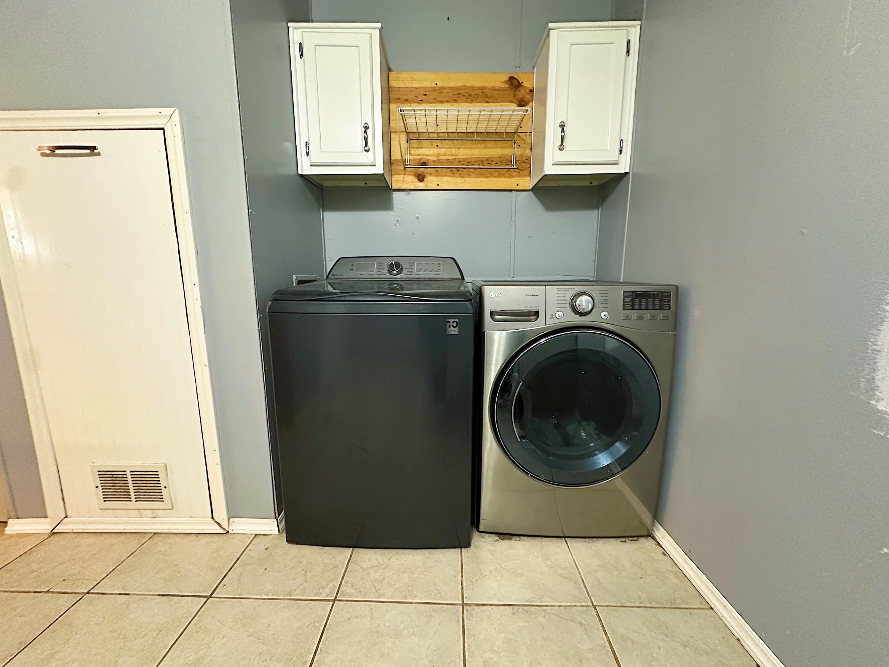 1032 Las Rosas Drive SE