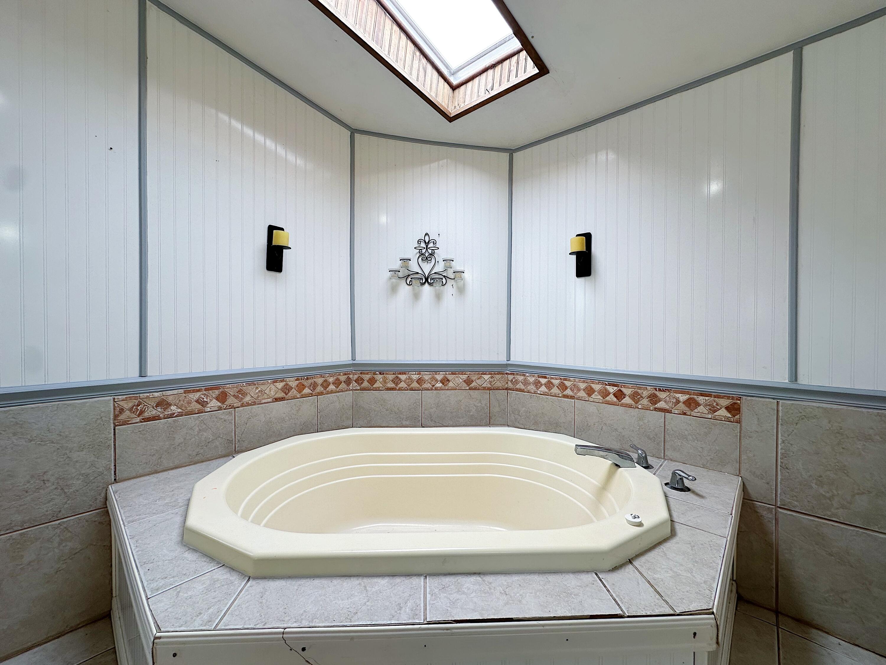 1032 Las Rosas Drive SE