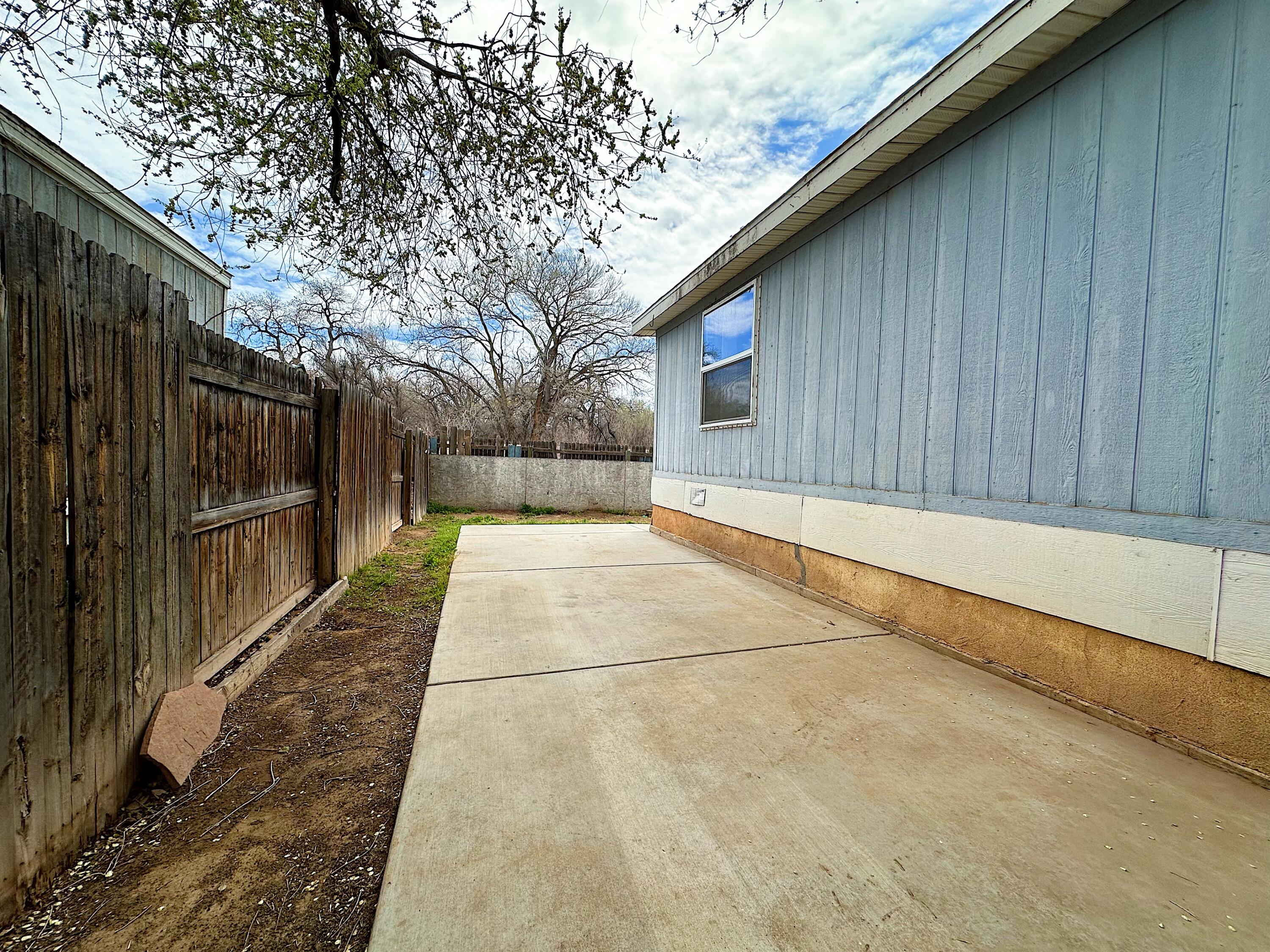 1032 Las Rosas Drive SE