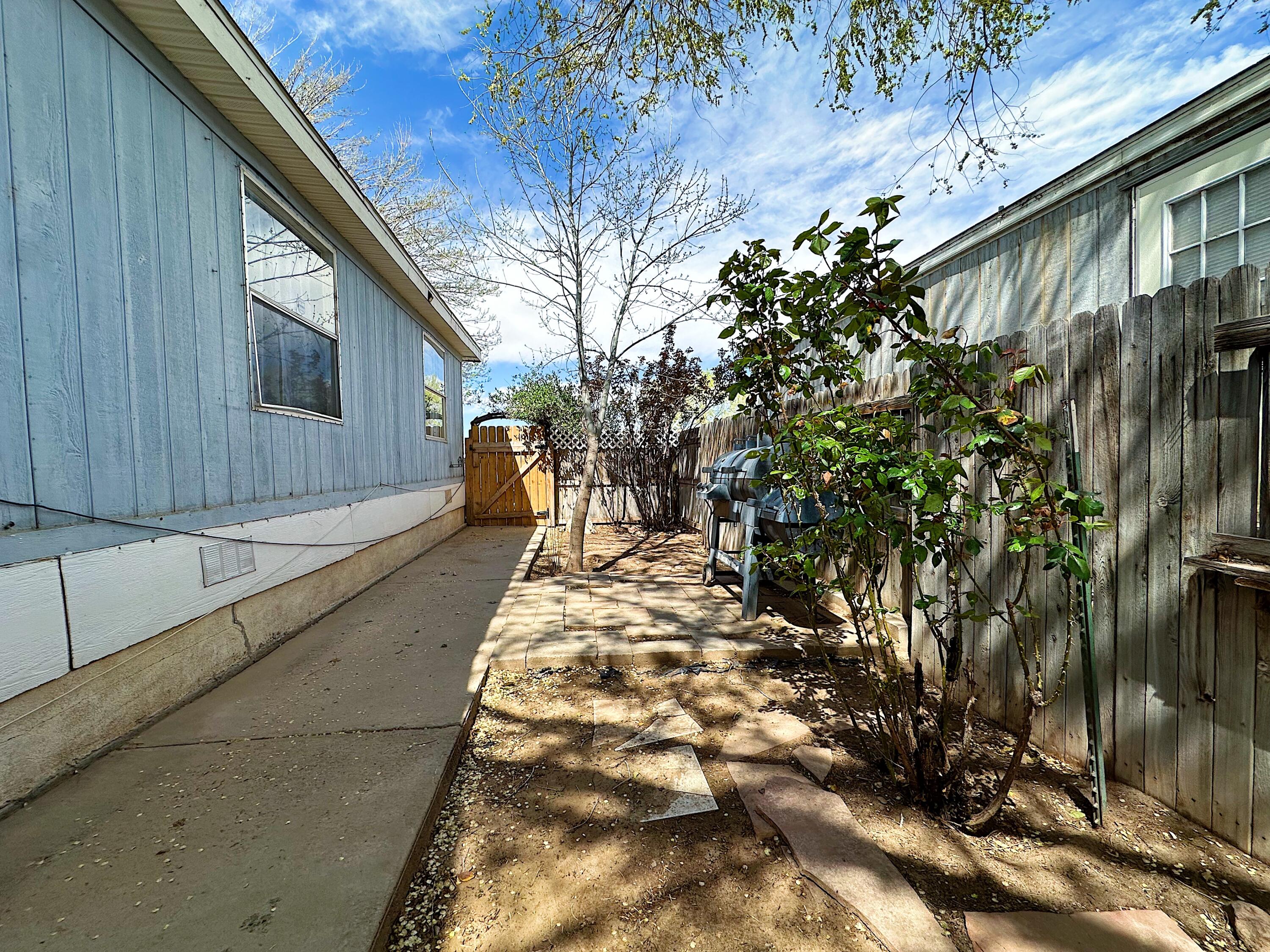 1032 Las Rosas Drive SE