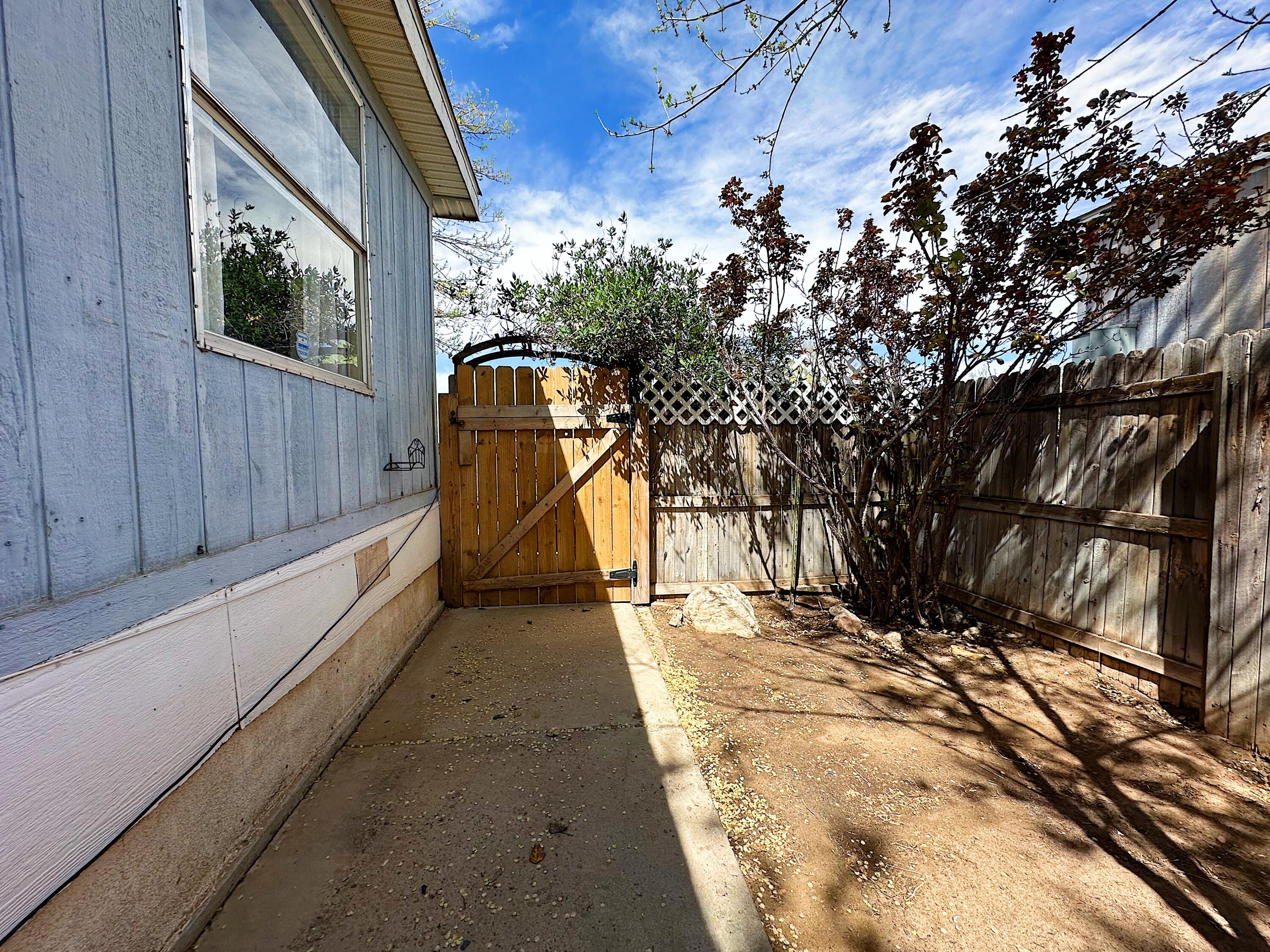 1032 Las Rosas Drive SE