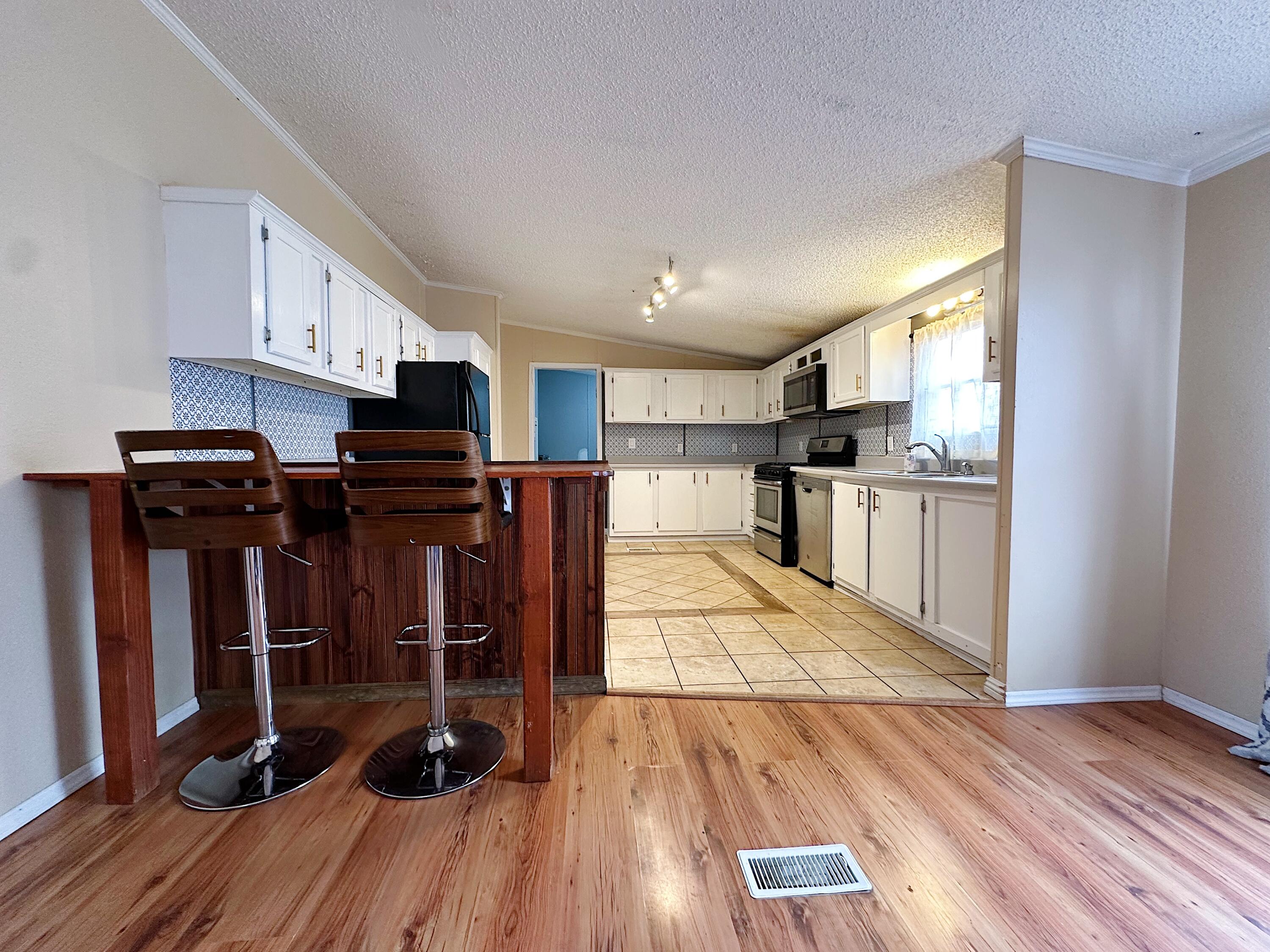 1032 Las Rosas Drive SE