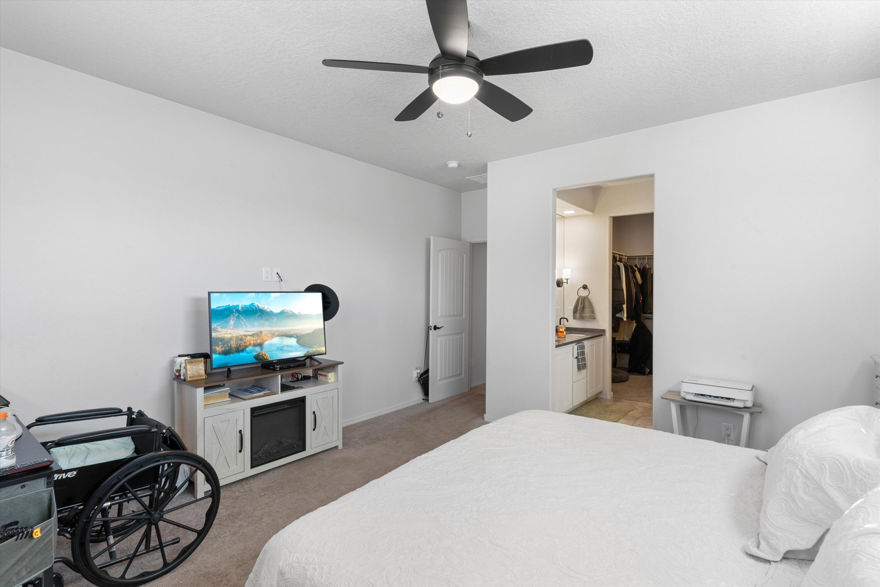 5785 Cosmo Court NE