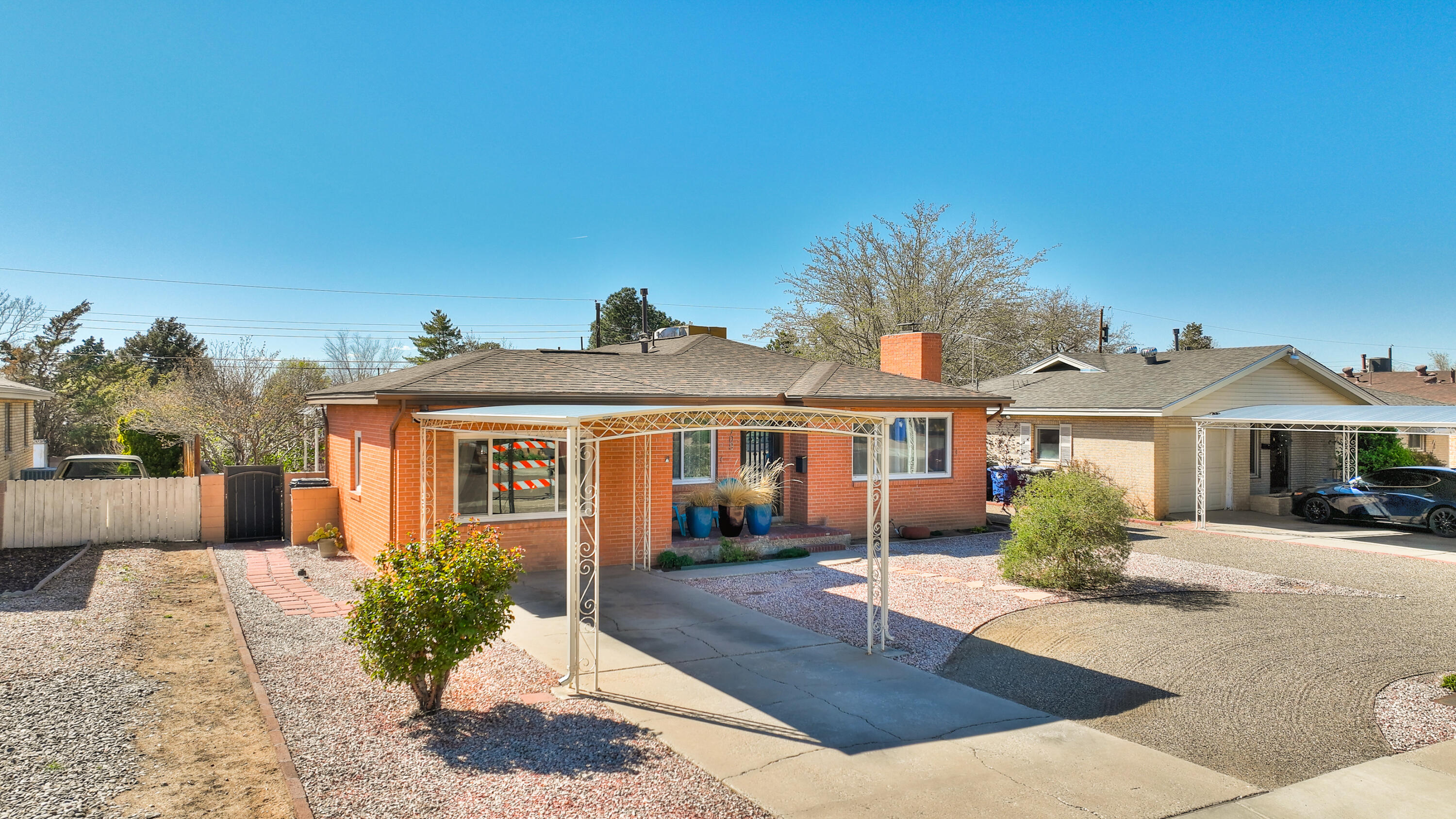 2709 Valencia Drive NE