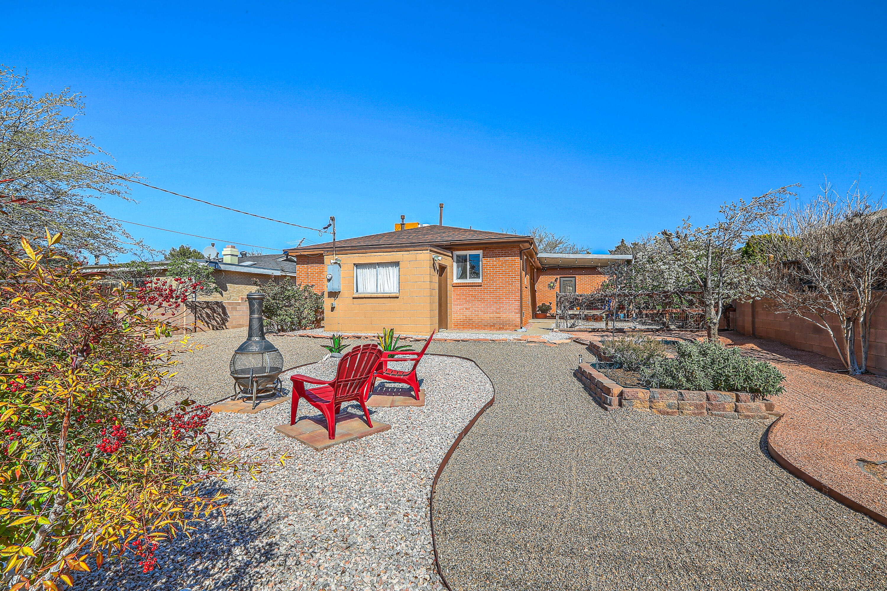 2709 Valencia Drive NE