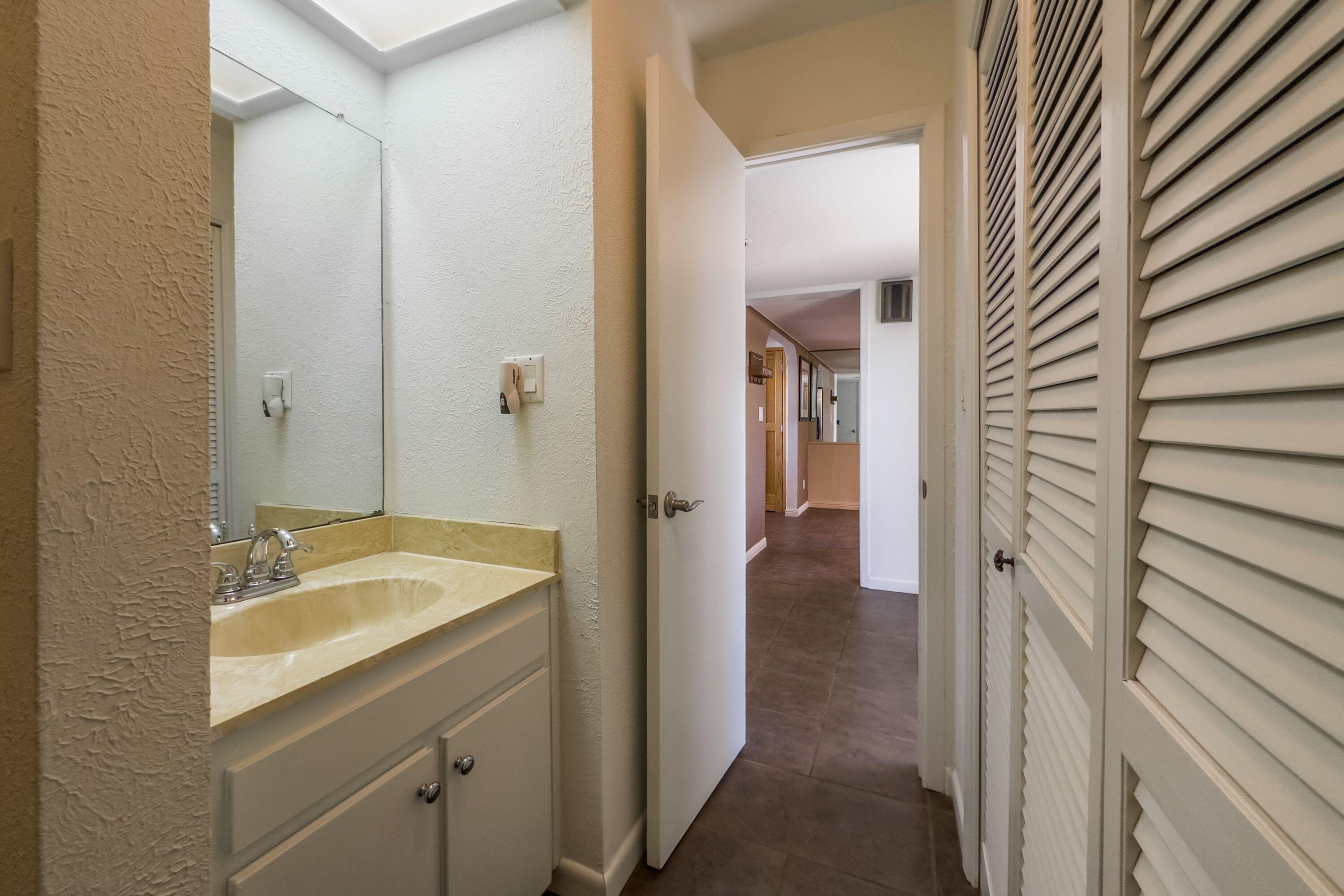 1 La Villita Circle NE