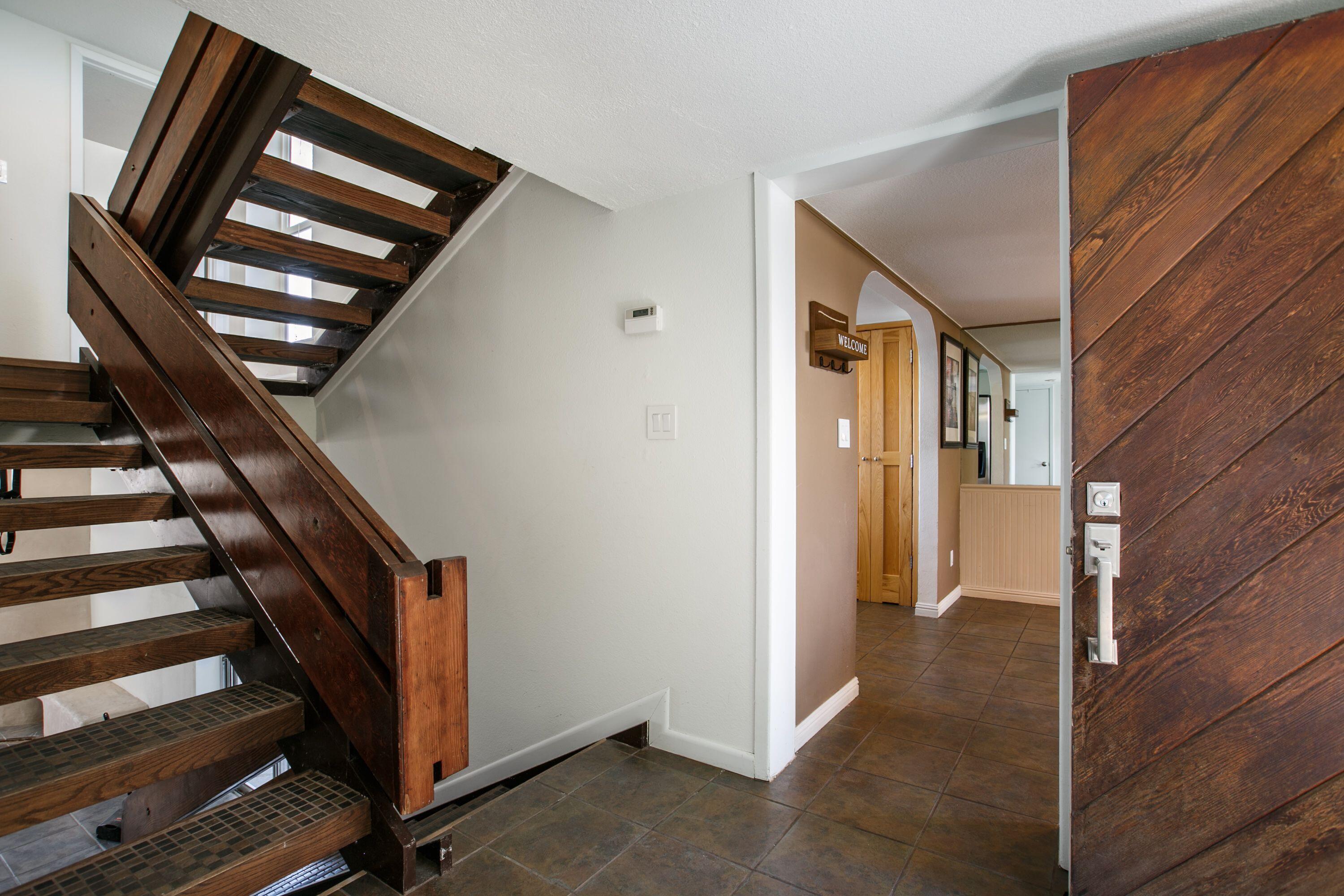 1 La Villita Circle NE