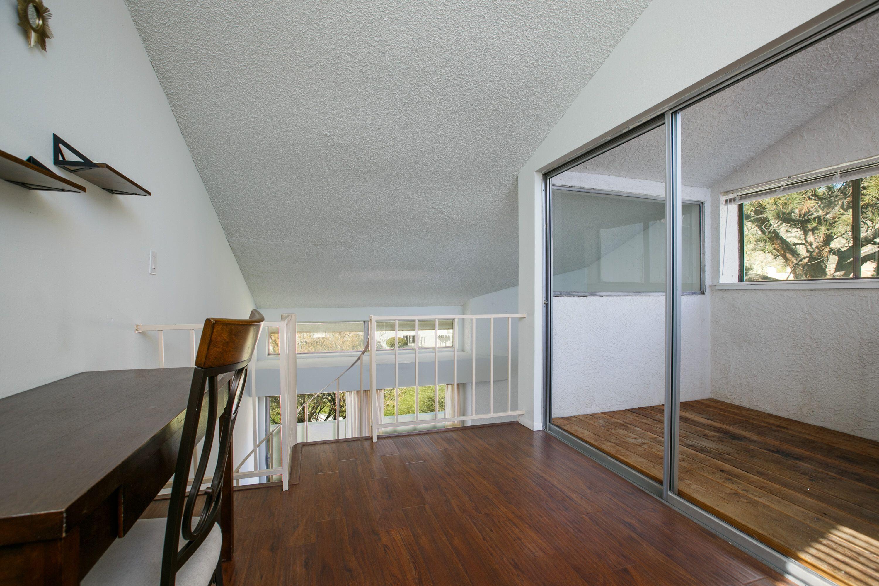 1 La Villita Circle NE