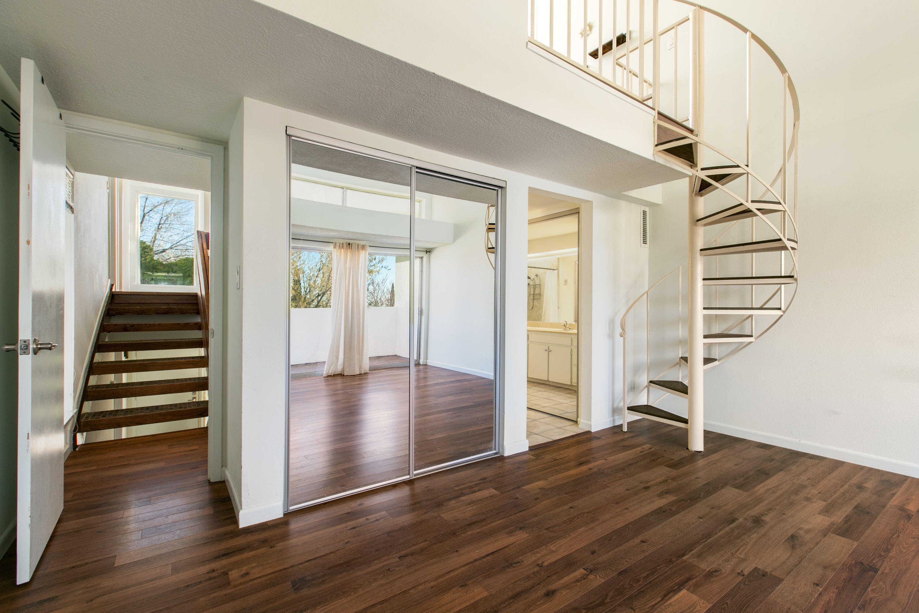 1 La Villita Circle NE