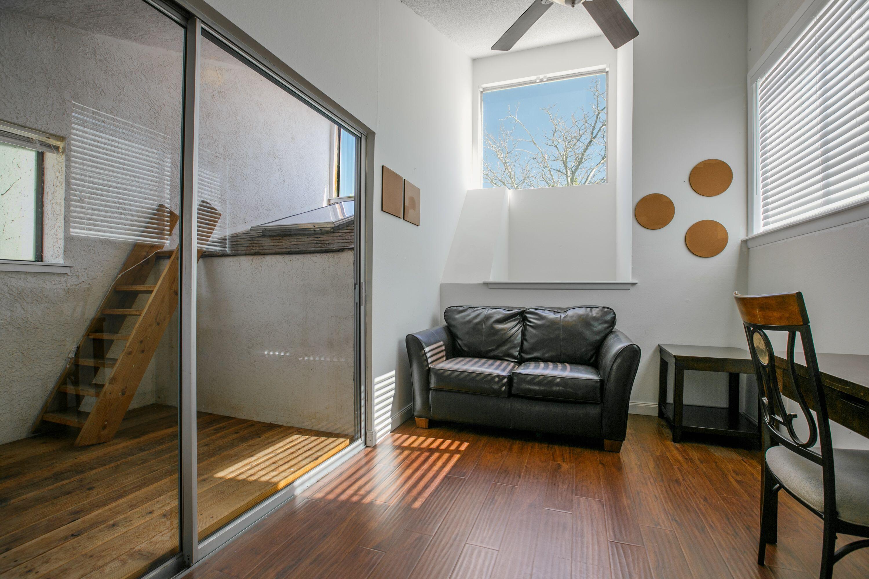 1 La Villita Circle NE