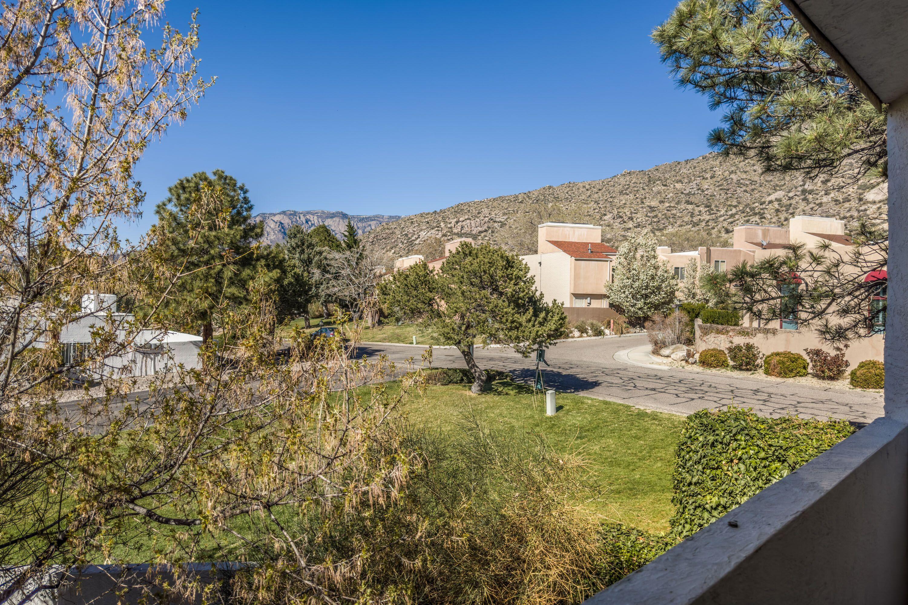 1 La Villita Circle NE