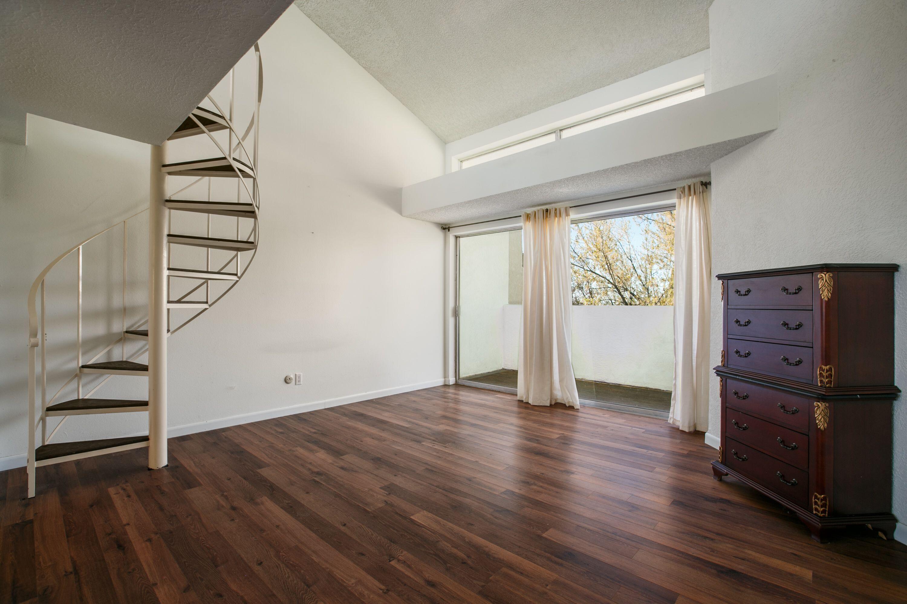 1 La Villita Circle NE