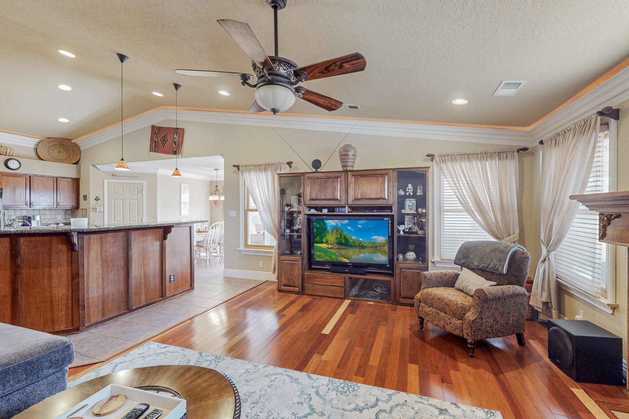 2444 Tyler Loop NE