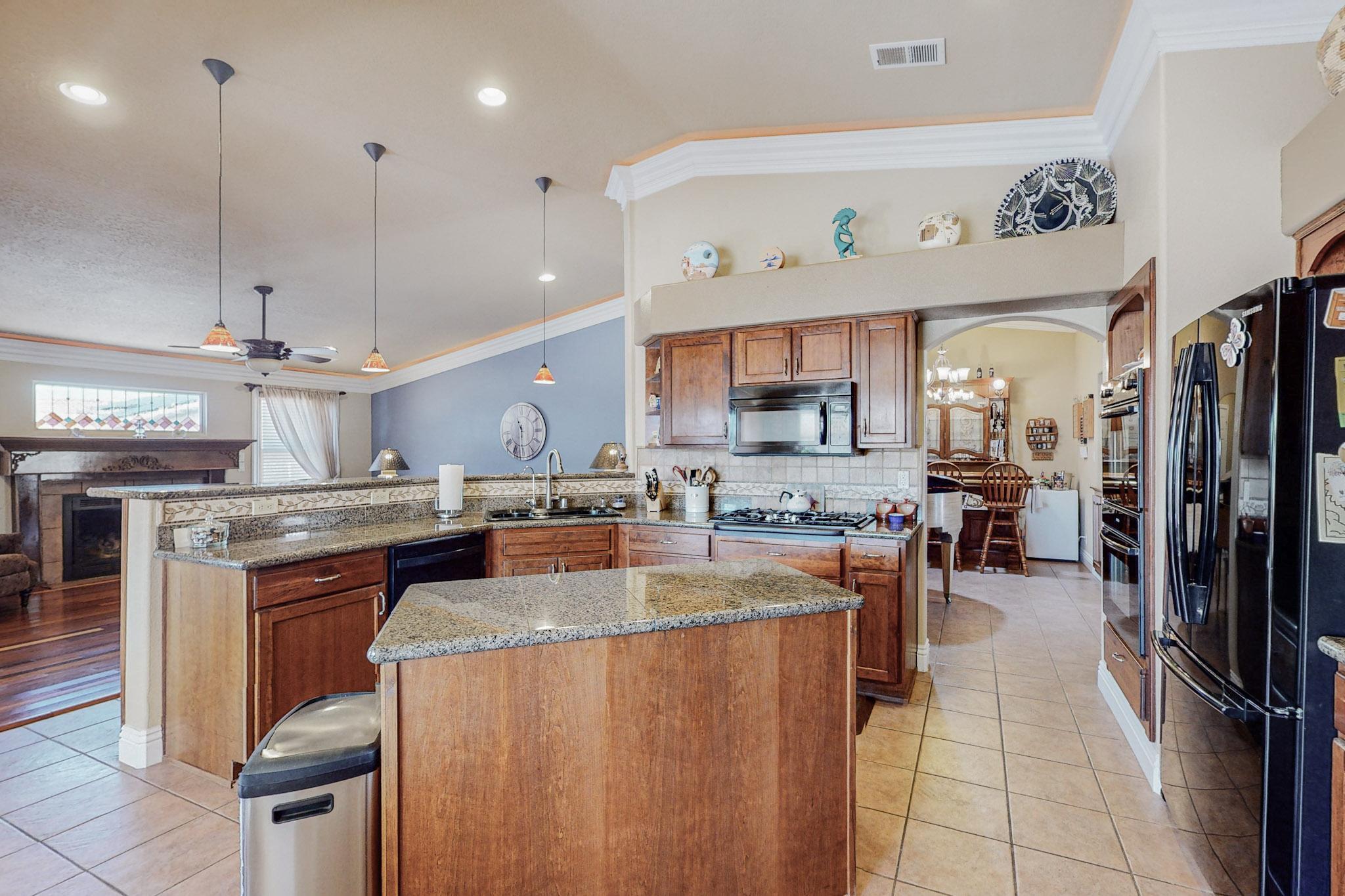 2444 Tyler Loop NE