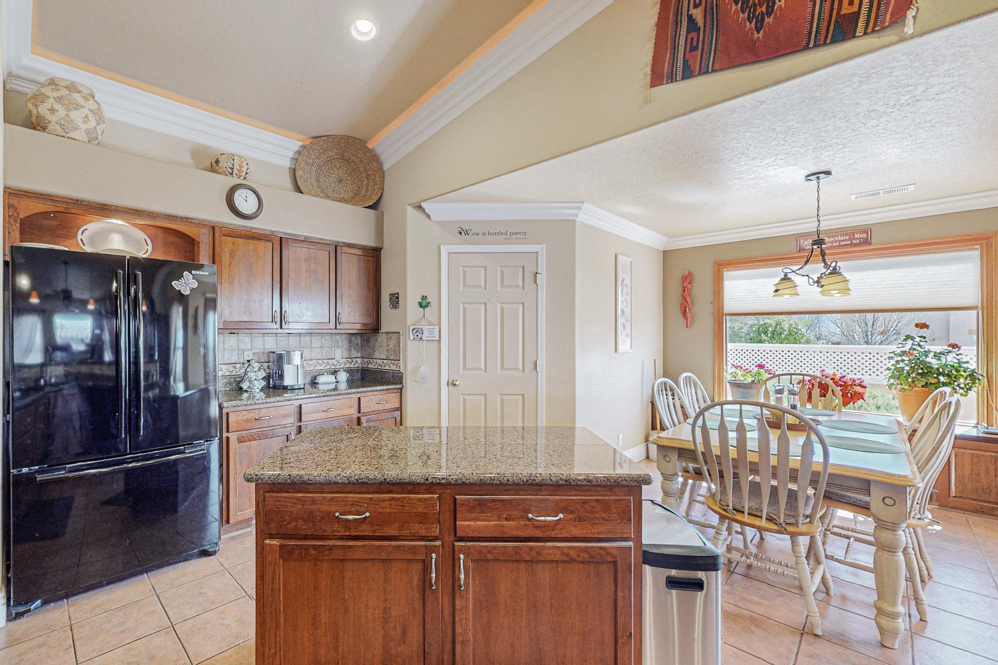 2444 Tyler Loop NE