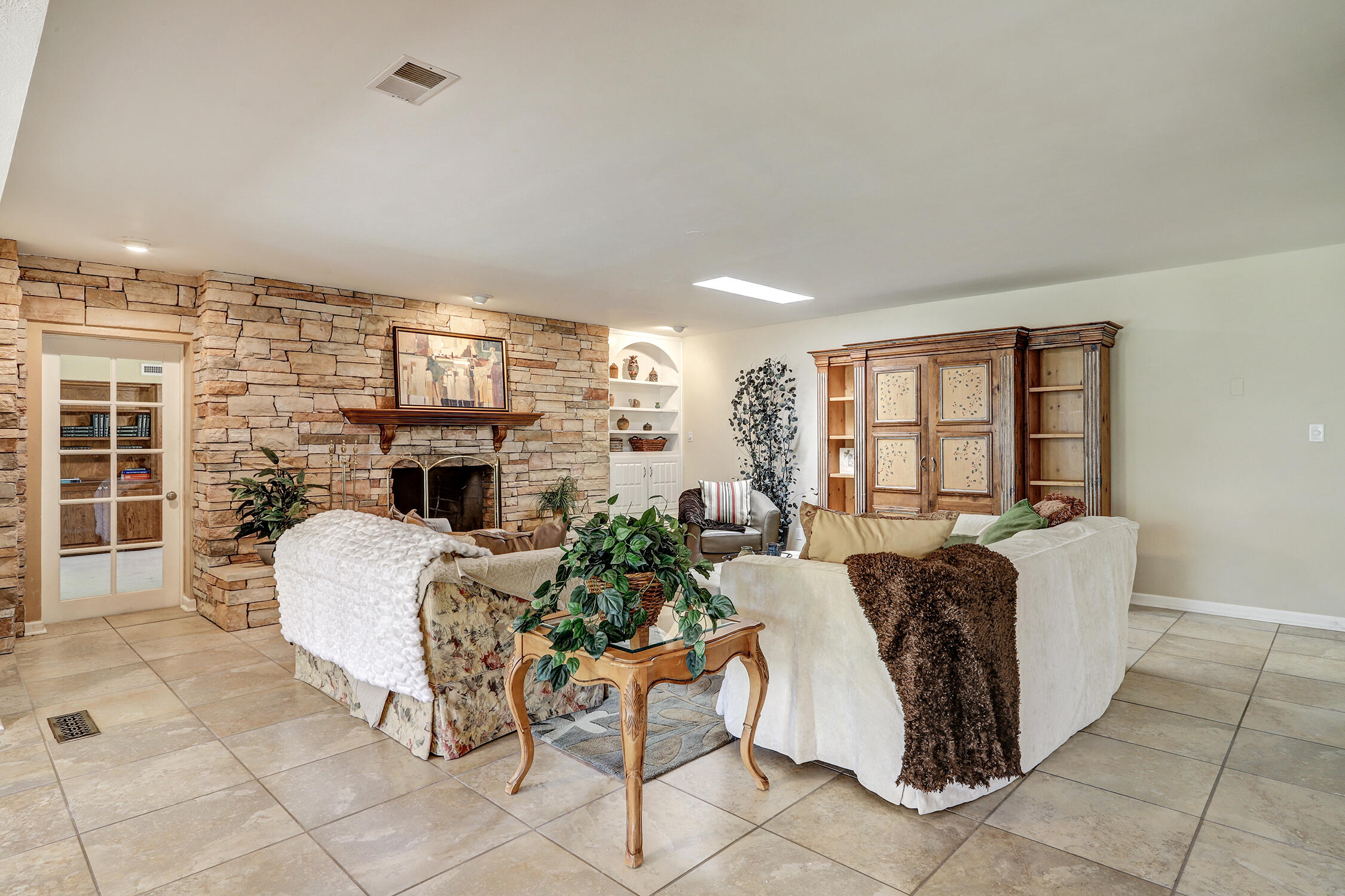 1020 Brazos Place SE