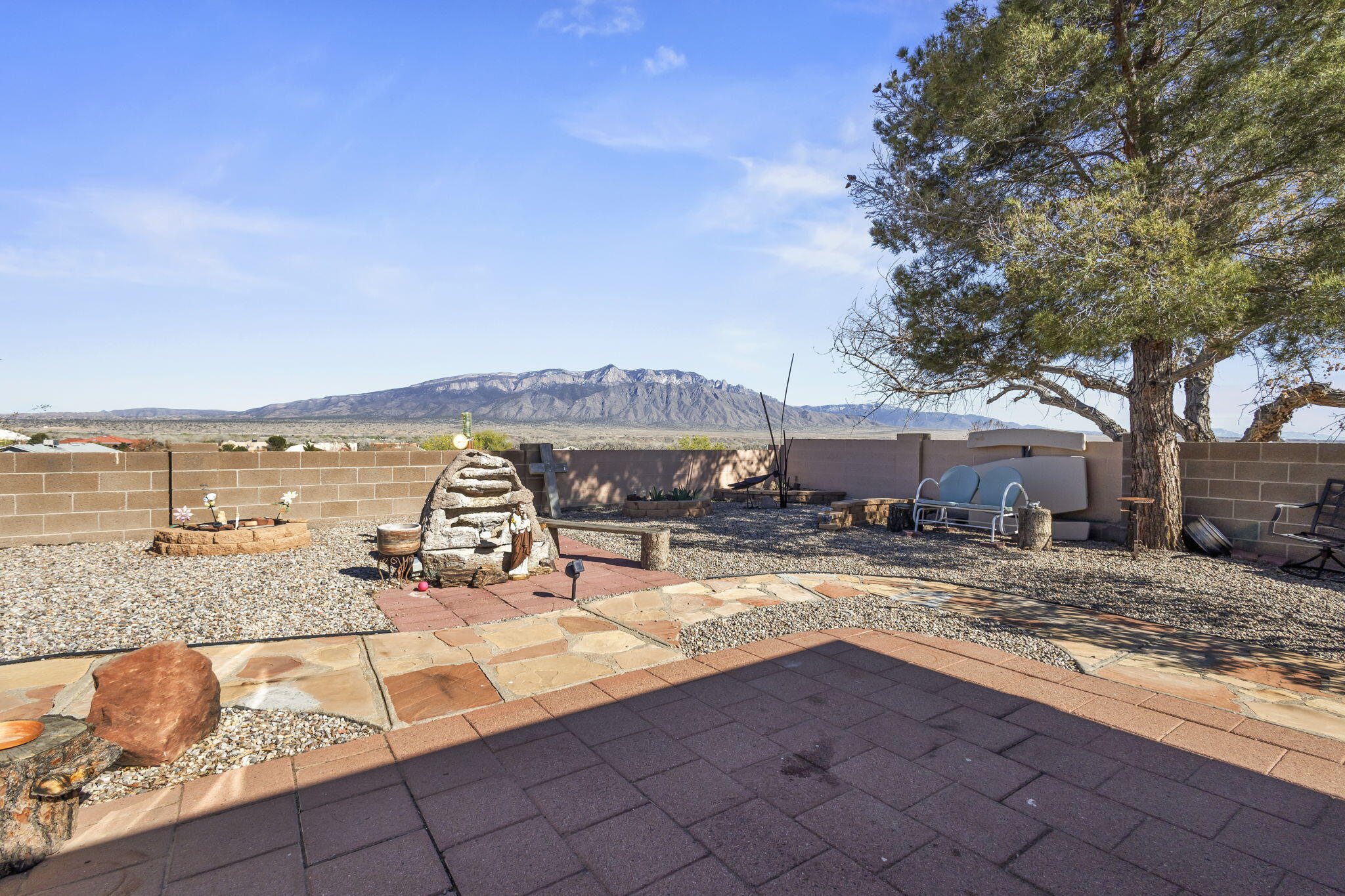 2312 Cabezon Drive NE