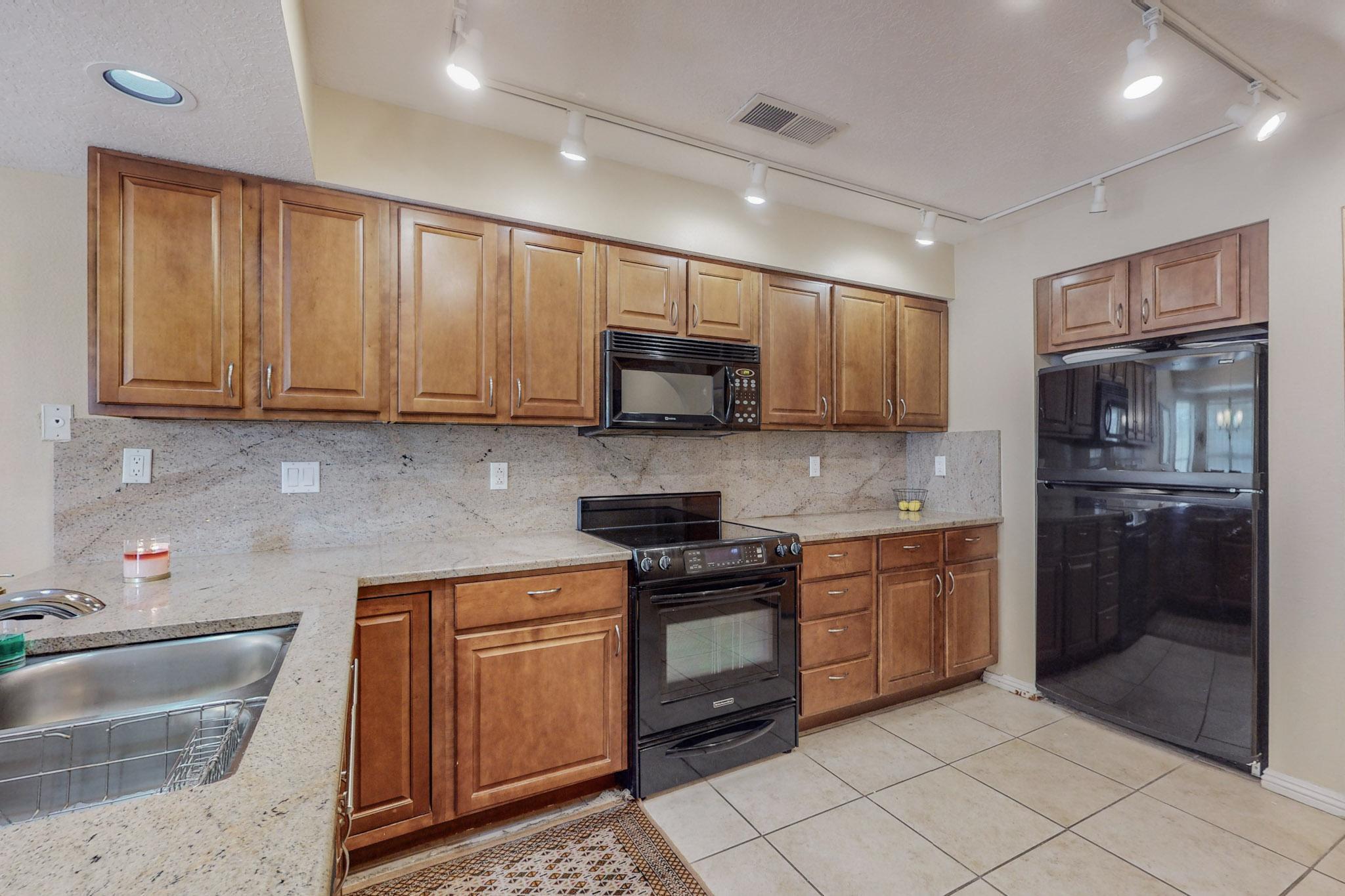 10213 Calle Hidalgo NW