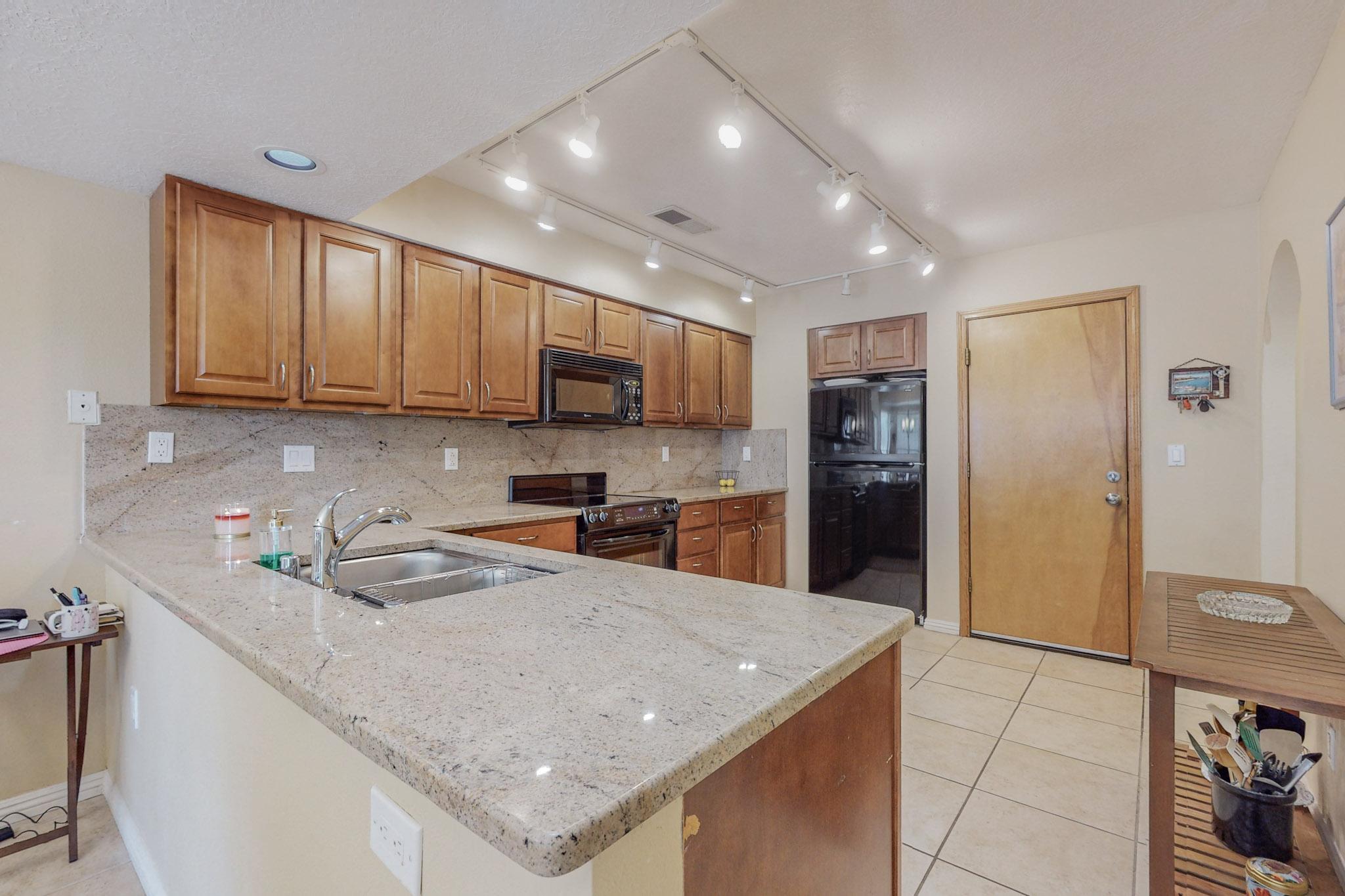 10213 Calle Hidalgo NW