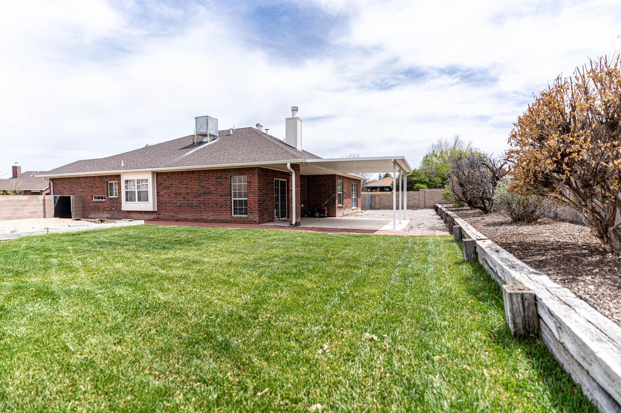 6842 Piedra Quemada Road NW