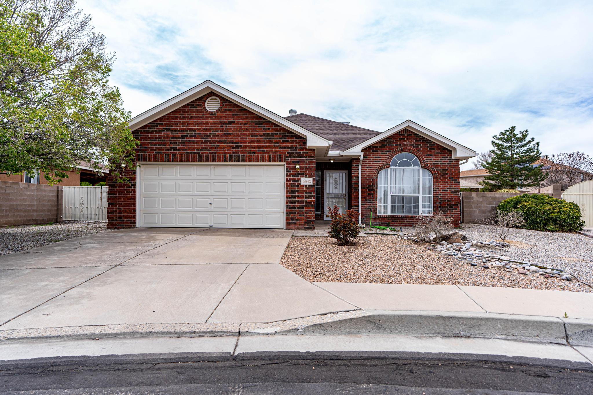 6842 Piedra Quemada Road NW