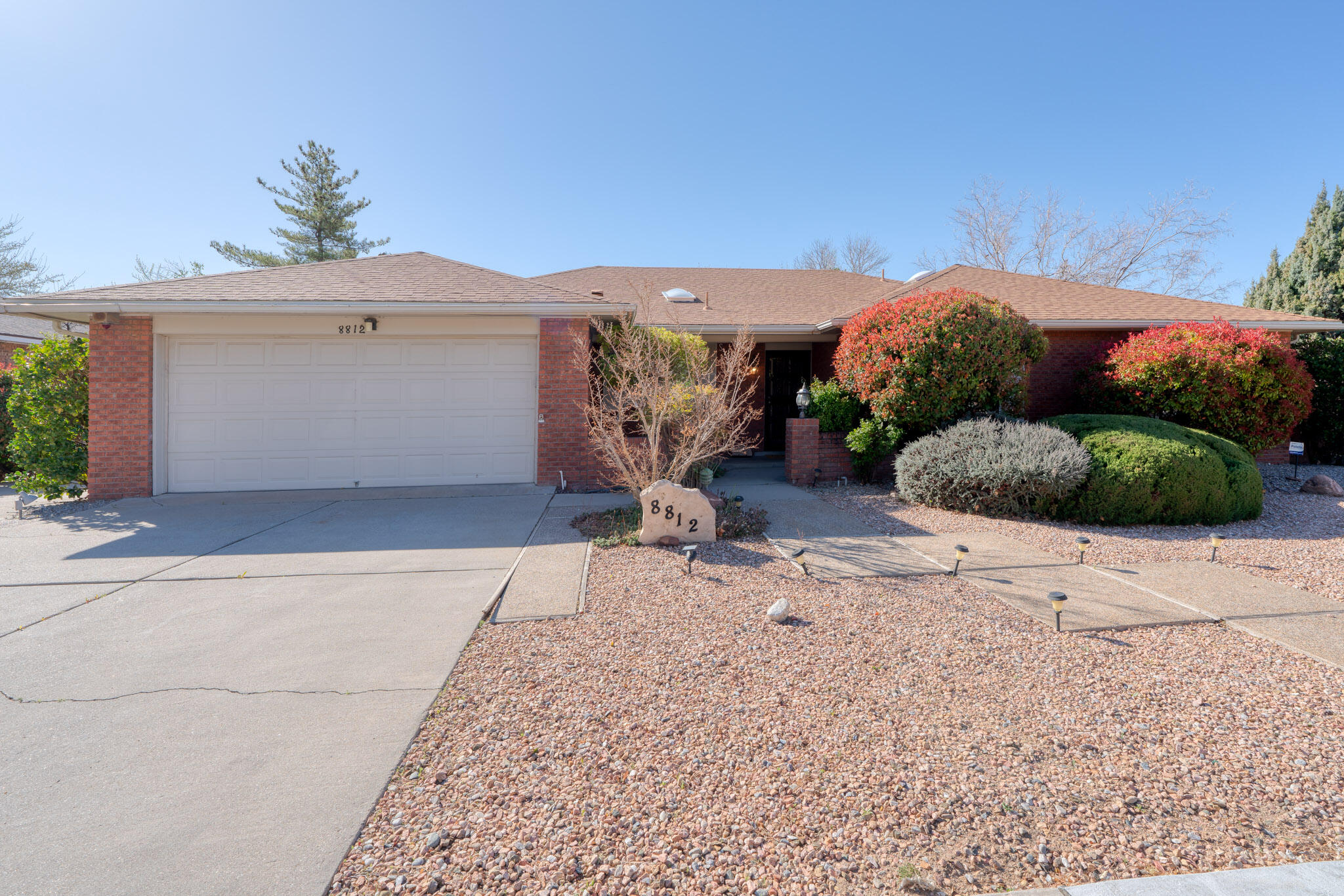 8812 Camino Del Sol NE