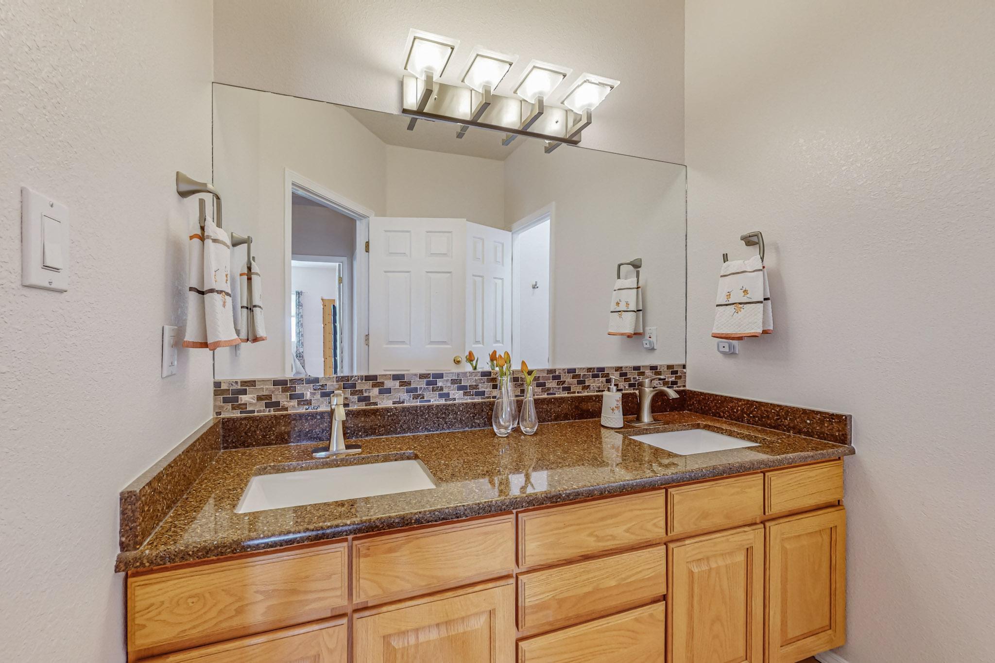 8612 Tierra Bonita Place NE