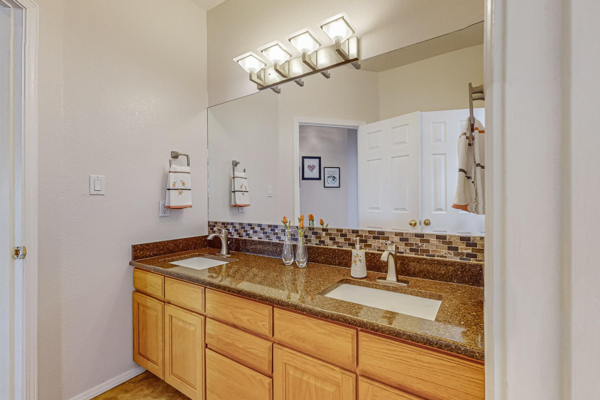 8612 Tierra Bonita Place NE