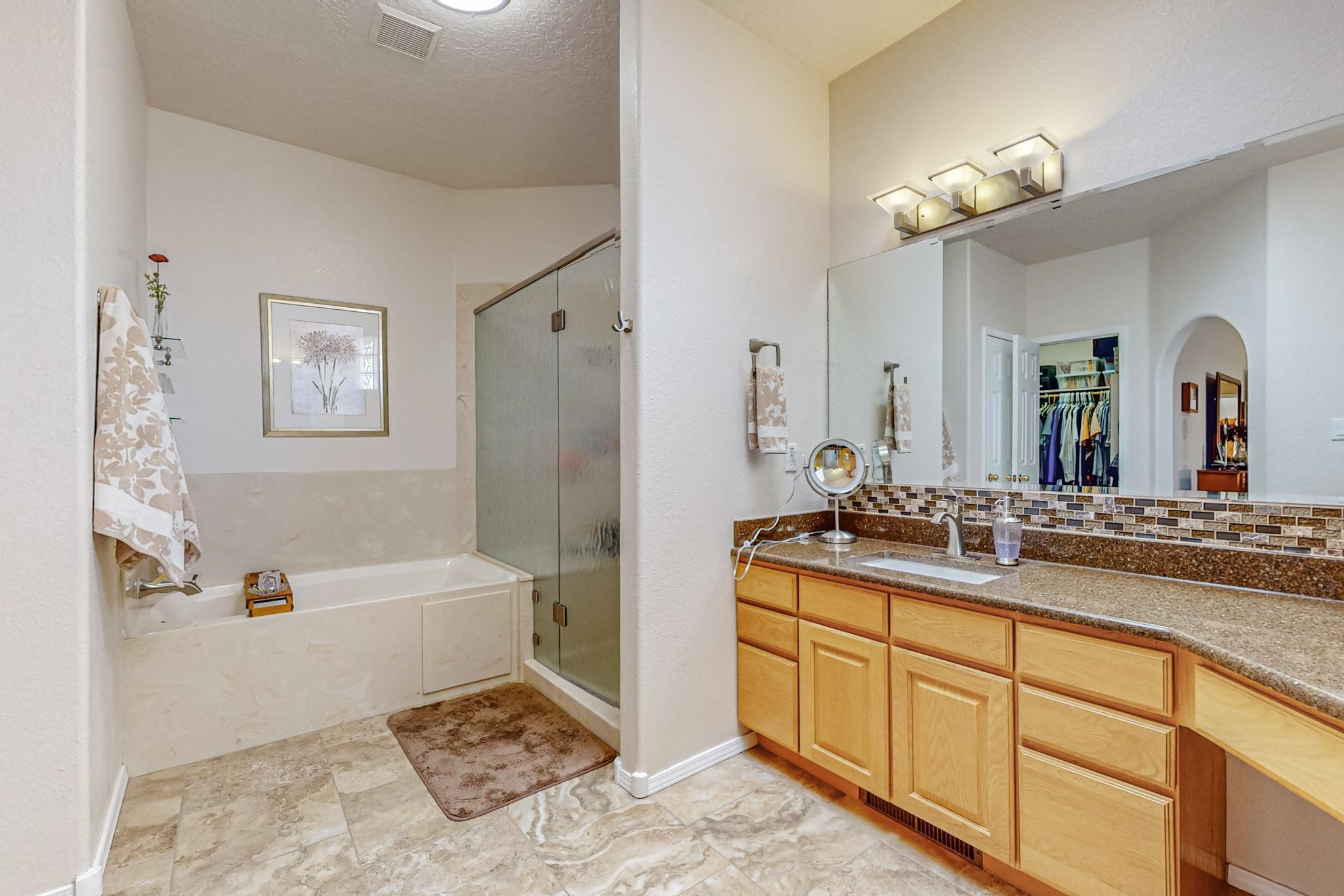 8612 Tierra Bonita Place NE