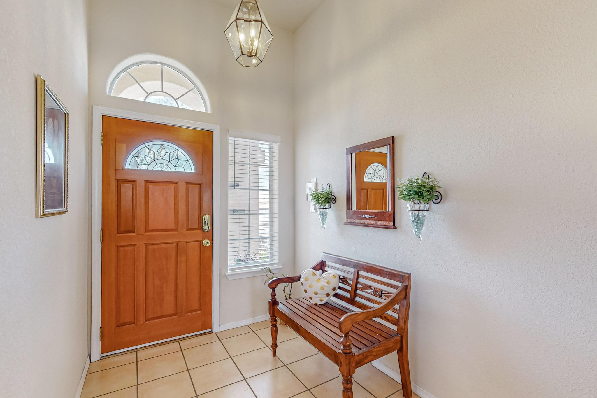 8612 Tierra Bonita Place NE