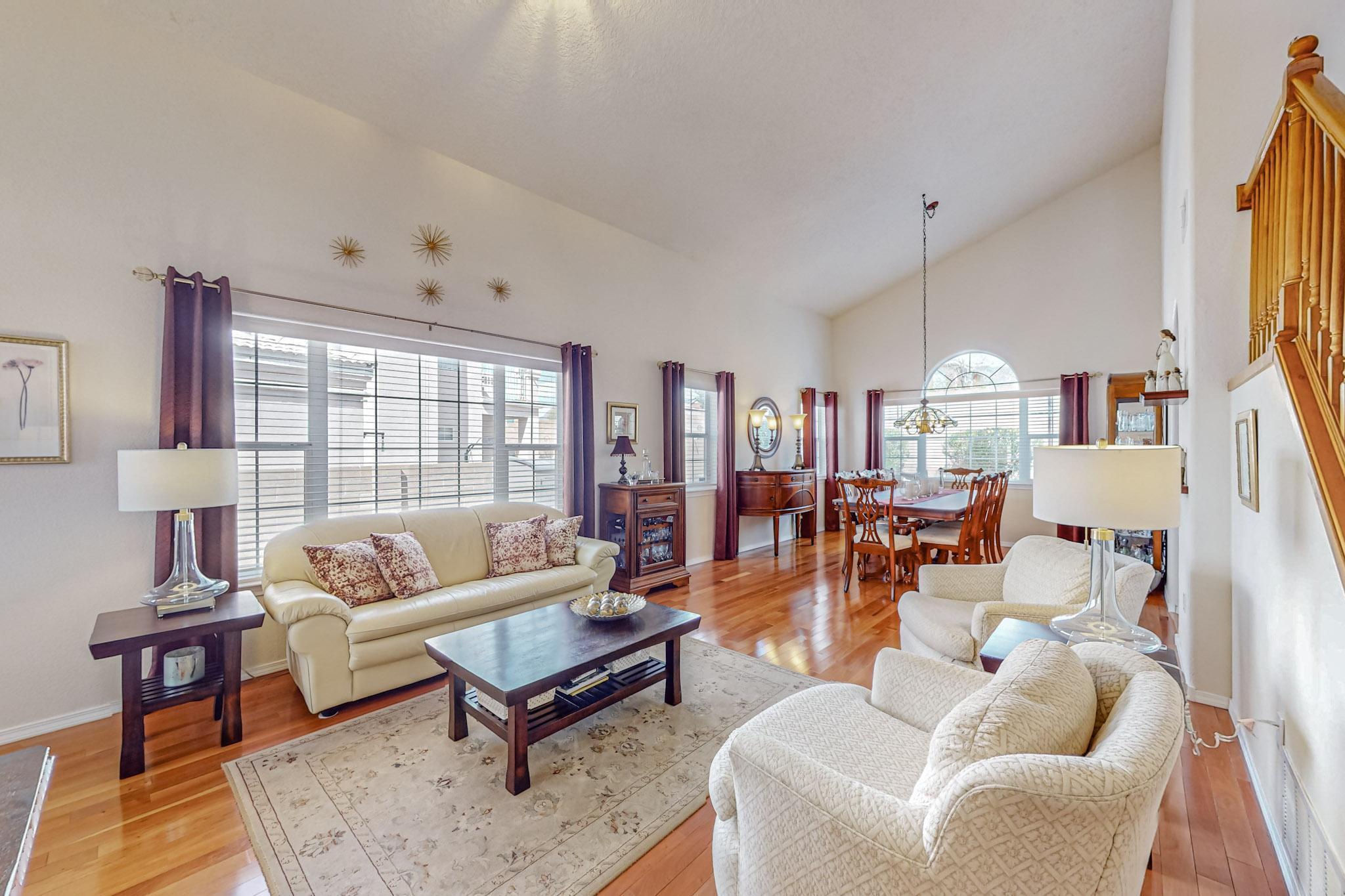 8612 Tierra Bonita Place NE