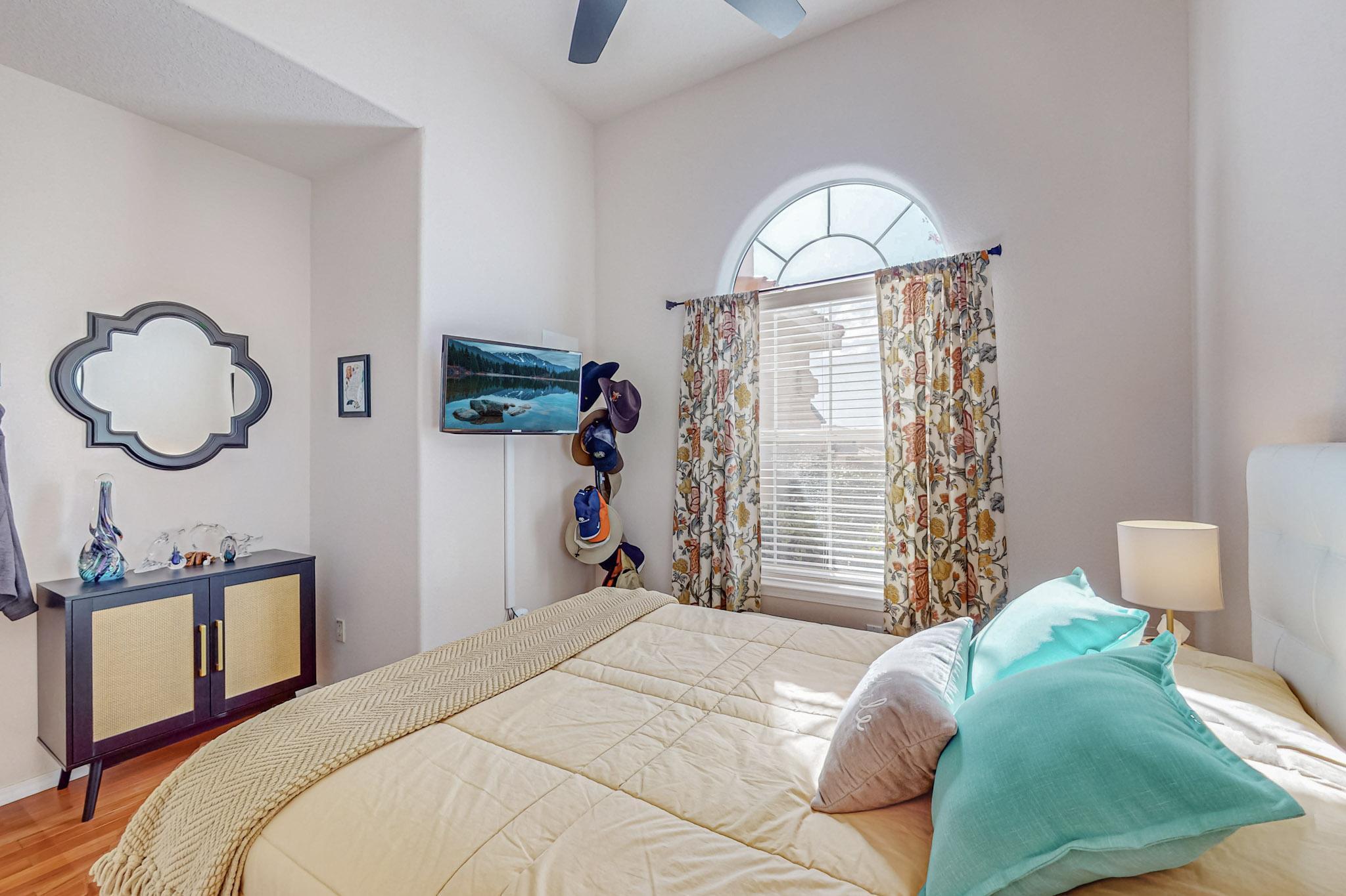 8612 Tierra Bonita Place NE