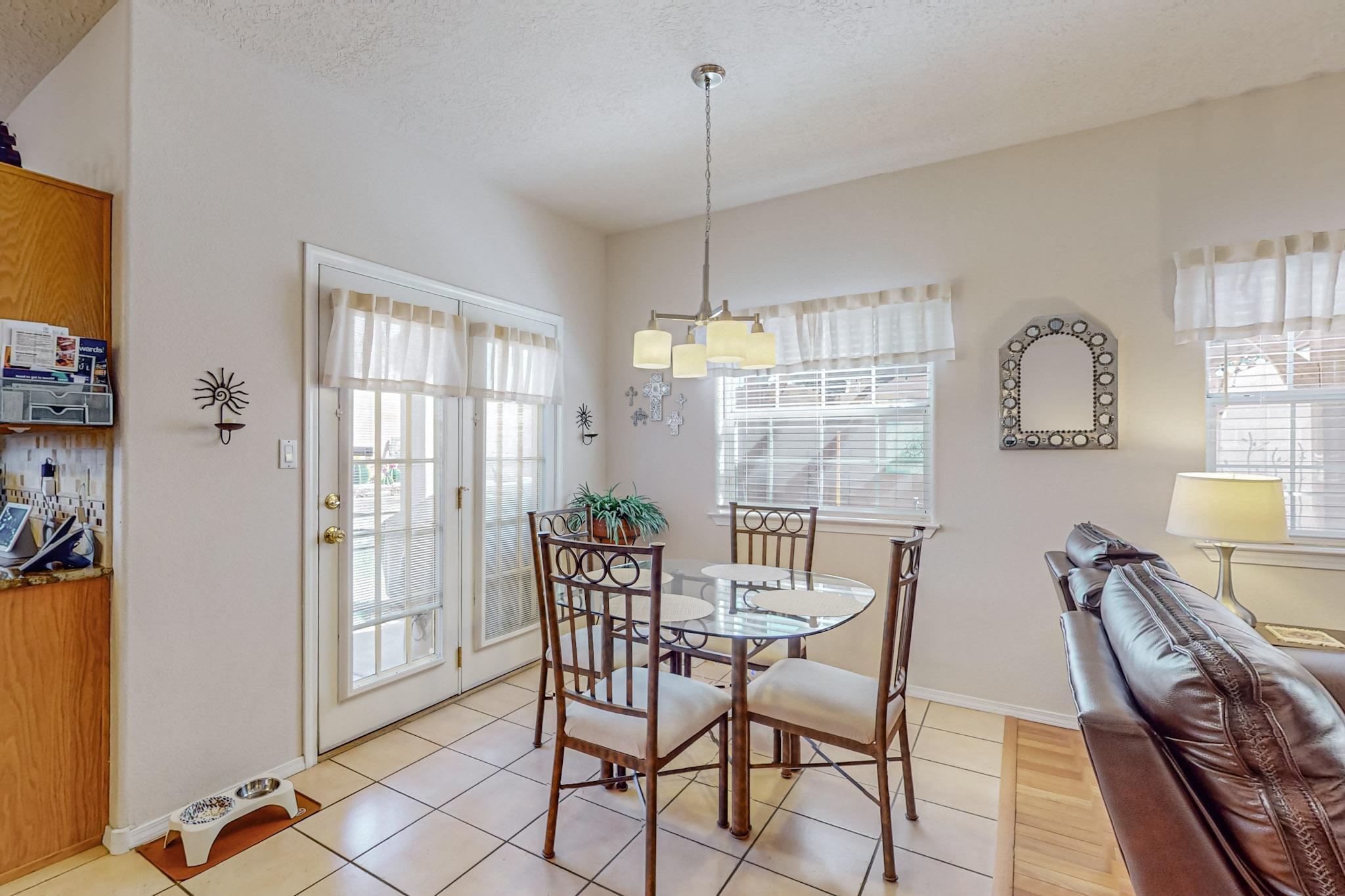 8612 Tierra Bonita Place NE