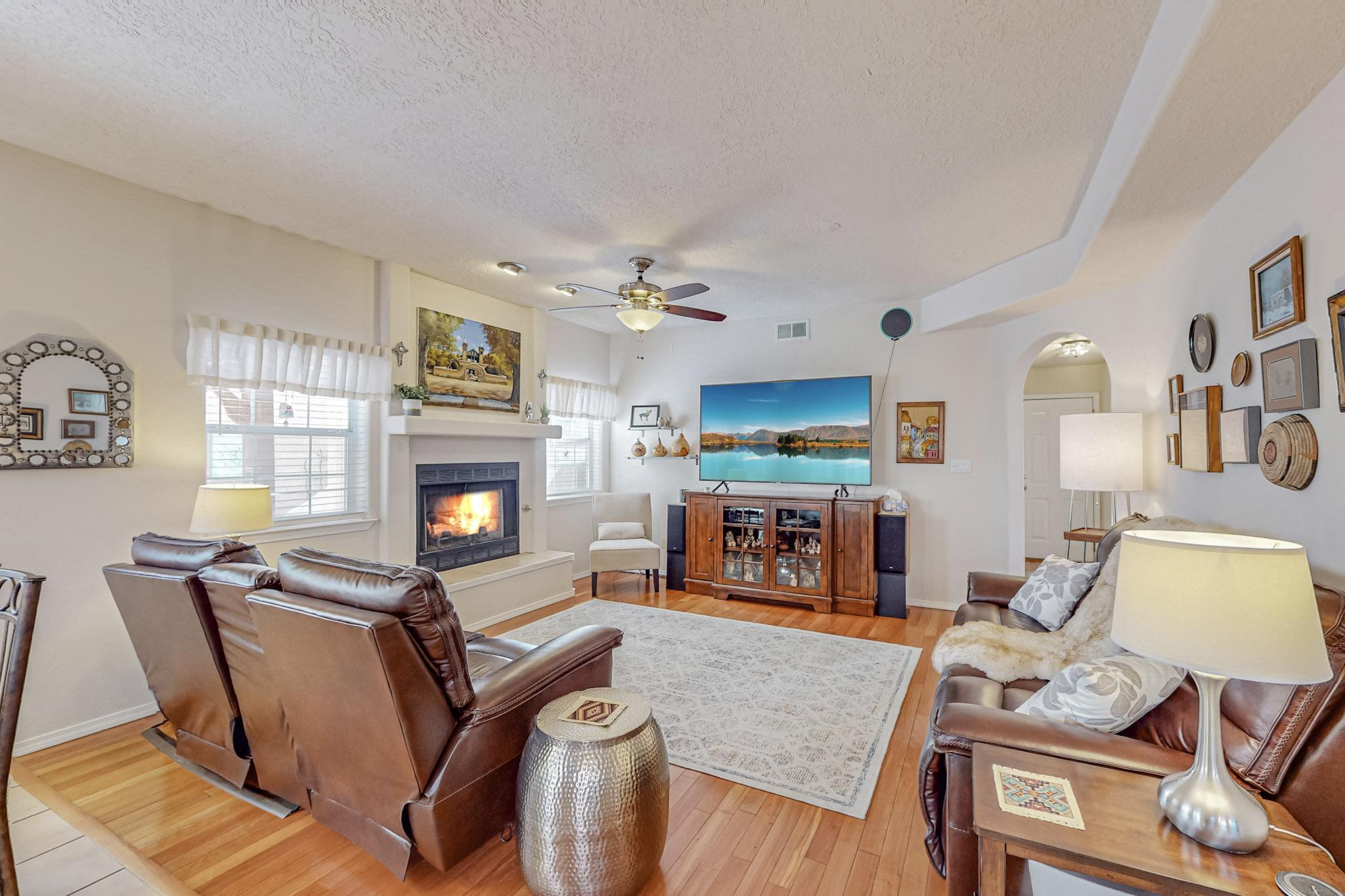 8612 Tierra Bonita Place NE